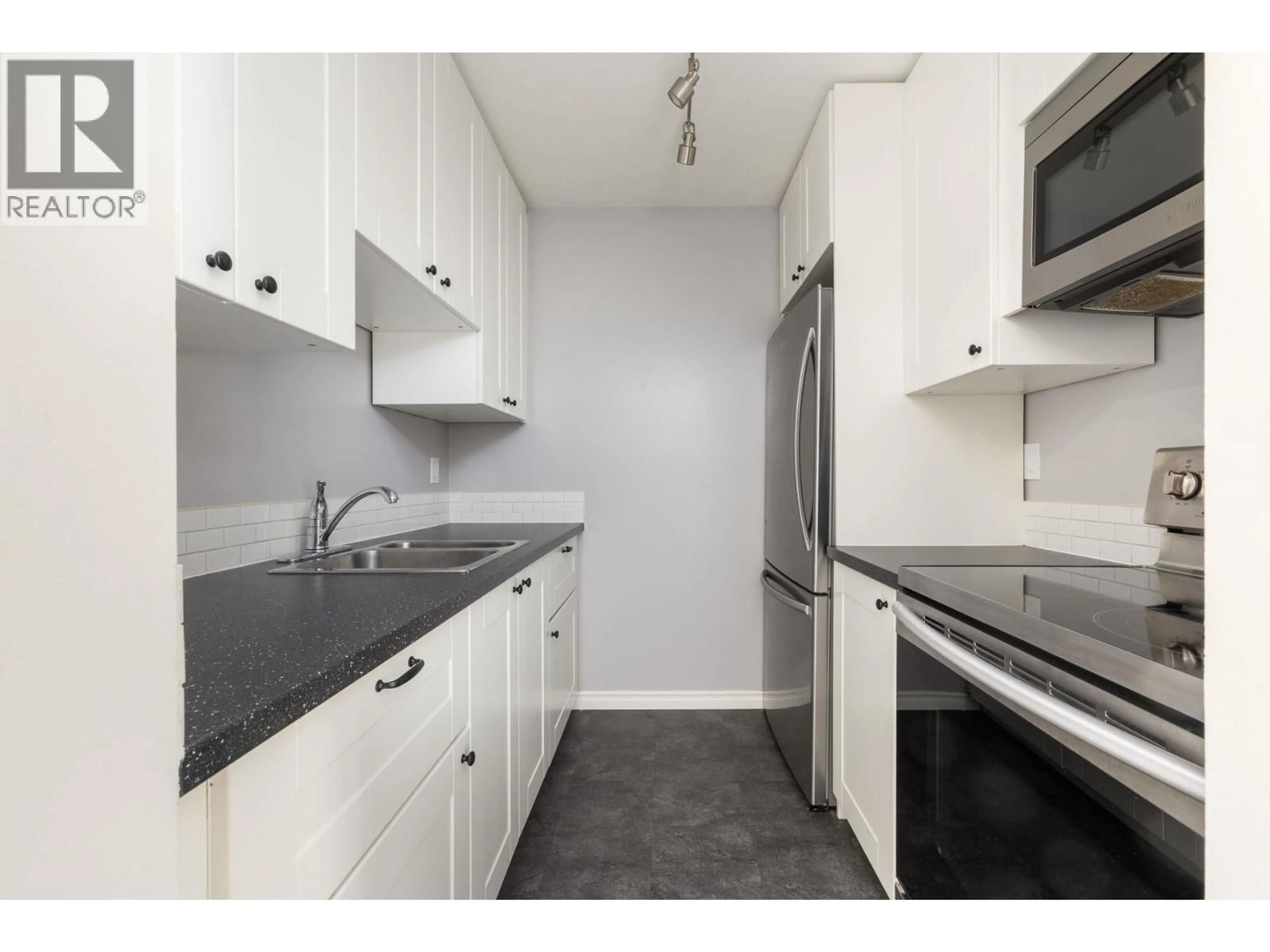 Standard kitchen, unknown for 215 - 830 7TH AVENUE, Vancouver British Columbia V5T4J2
