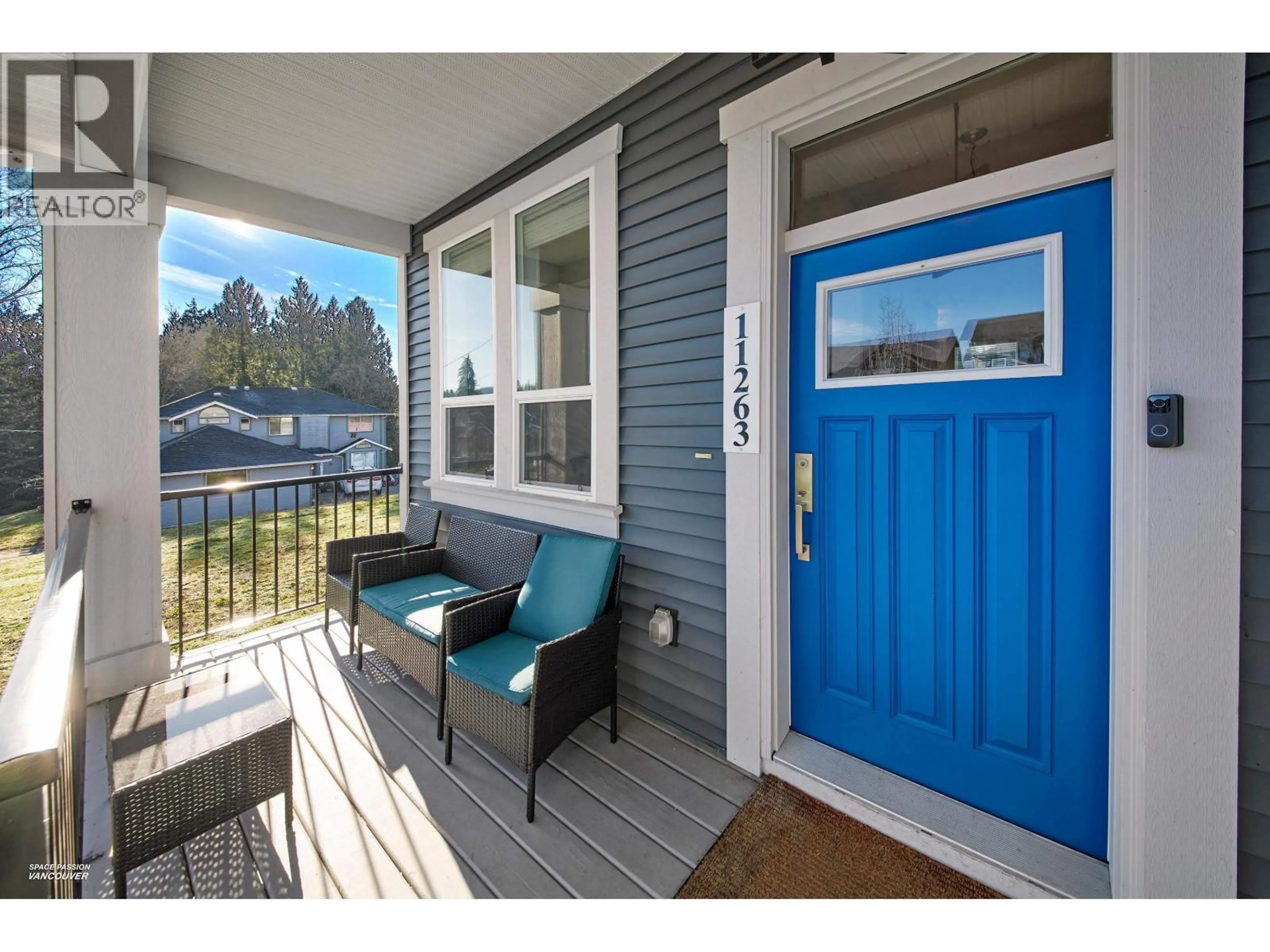 Indoor entryway for 11263 243B STREET, Maple Ridge British Columbia V2W1H5