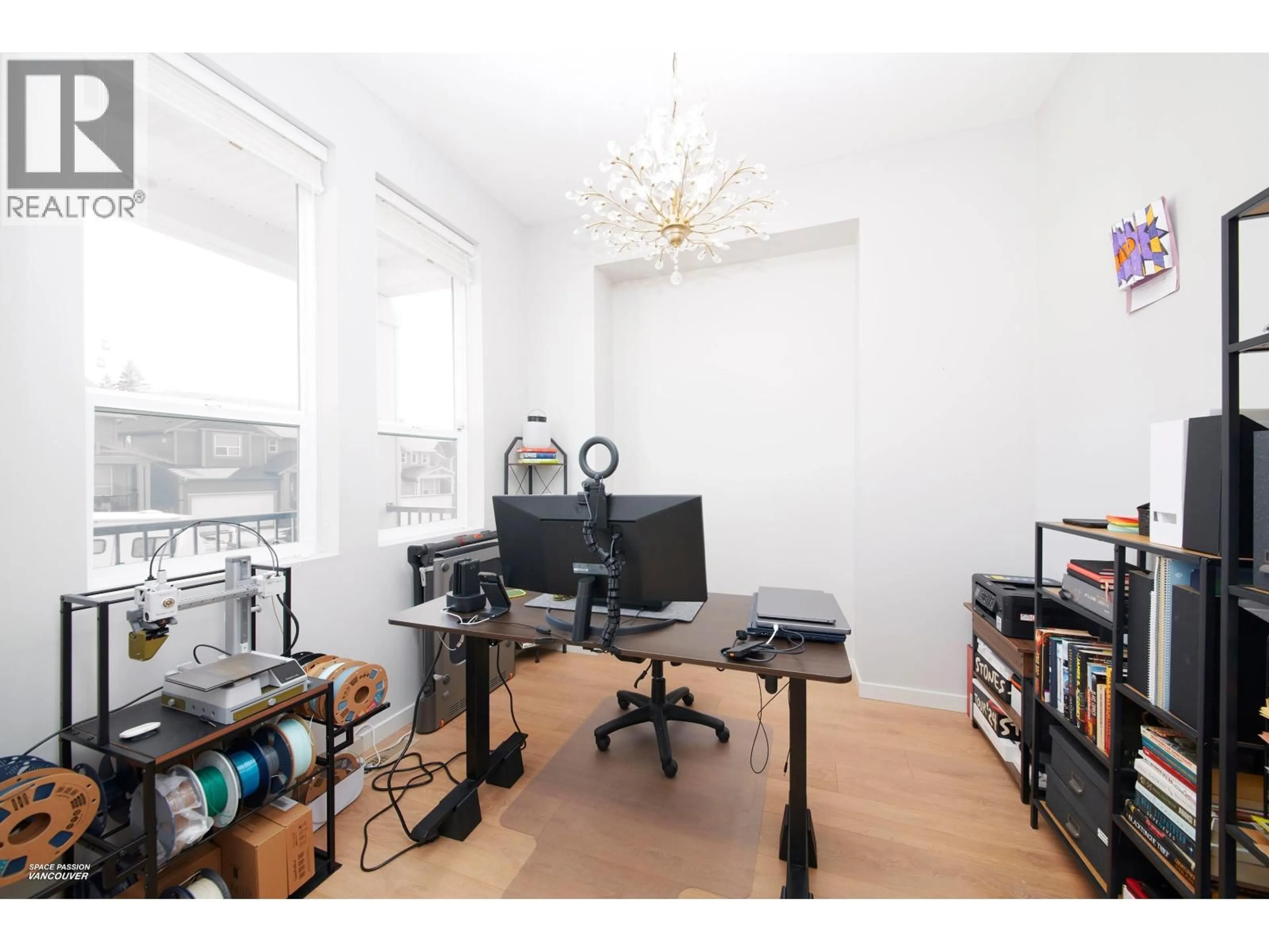 A pic of a room for 11263 243B STREET, Maple Ridge British Columbia V2W1H5