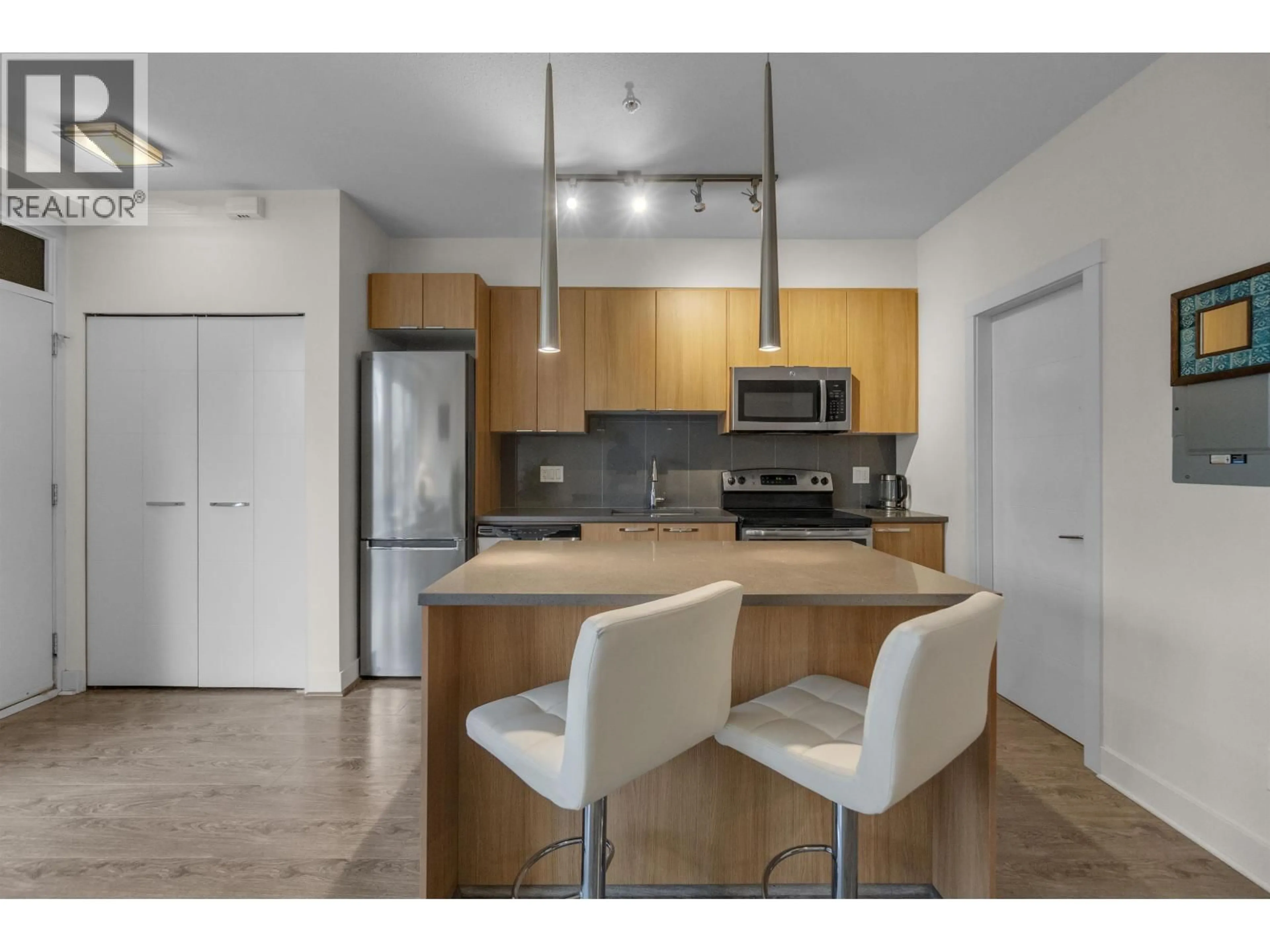 Standard kitchen, unknown for 103 - 735 15TH STREET, North Vancouver British Columbia V7M0B8