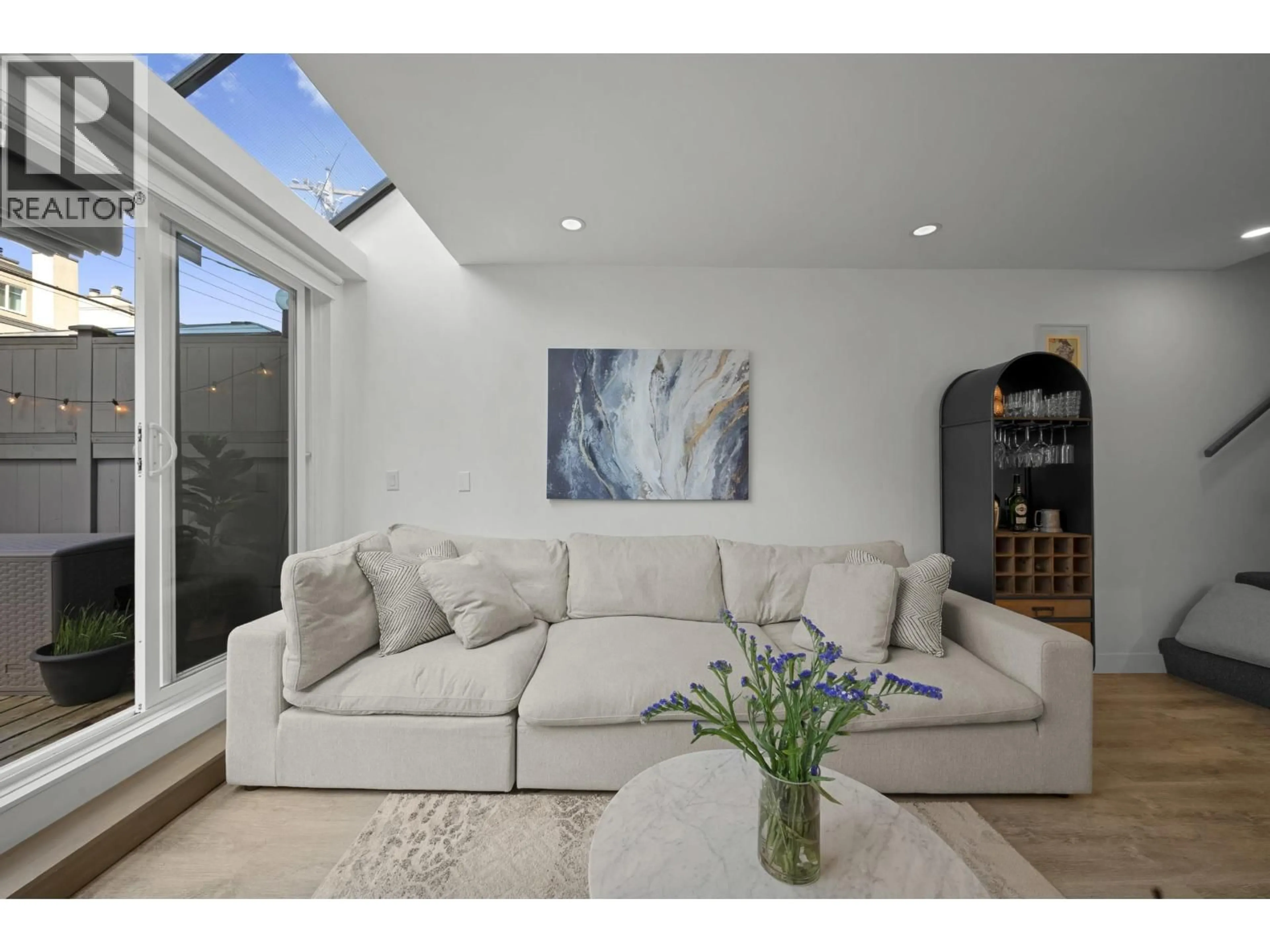 Living room with furniture, unknown for 109 - 2125 YORK AVENUE, Vancouver British Columbia V6K1C4