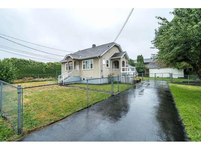 33884 MAYFAIR AVENUE, Abbotsford 2
