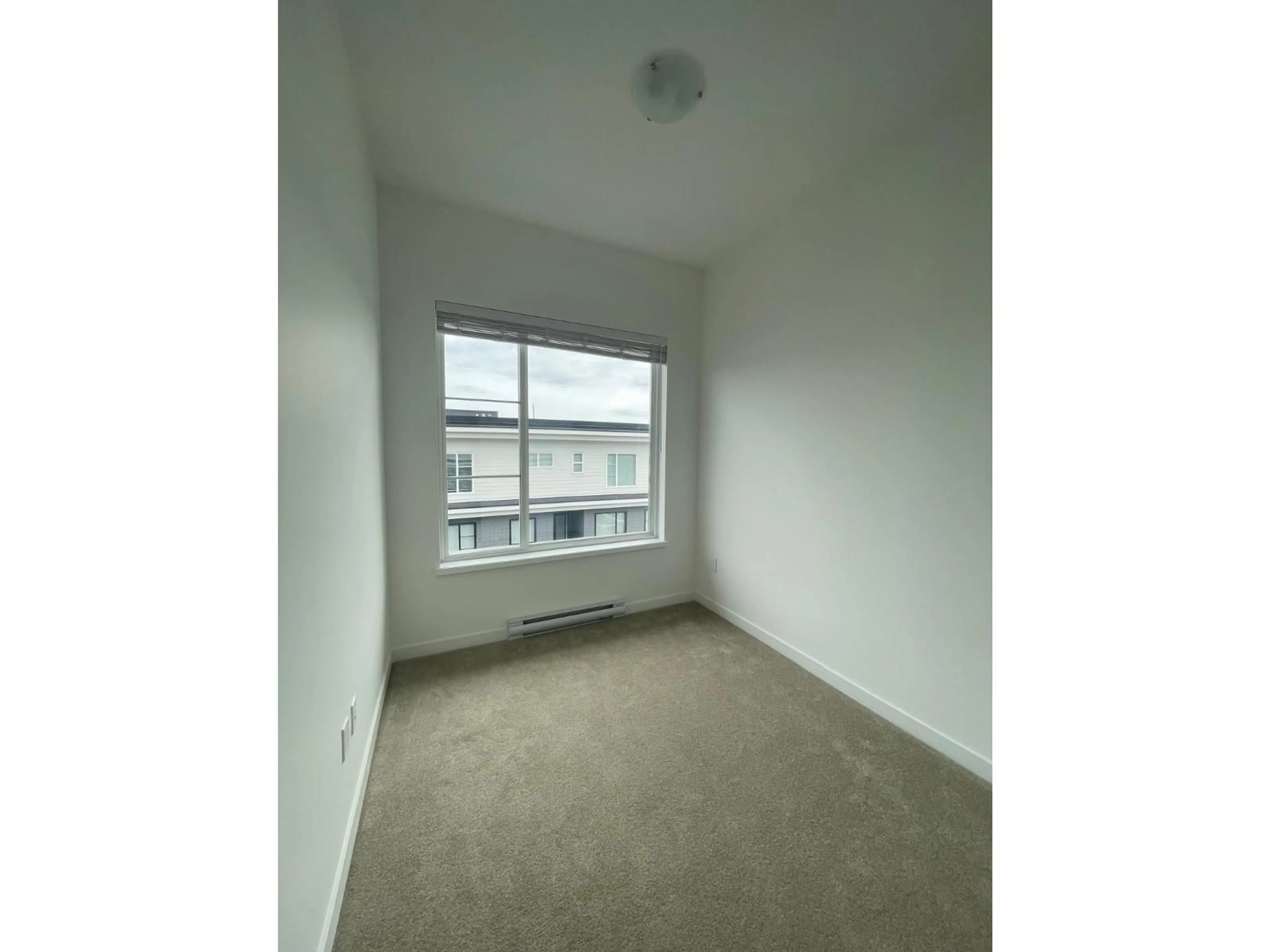 A pic of a room for 609 - 15815 85 AVENUE, Surrey British Columbia V4N6X5