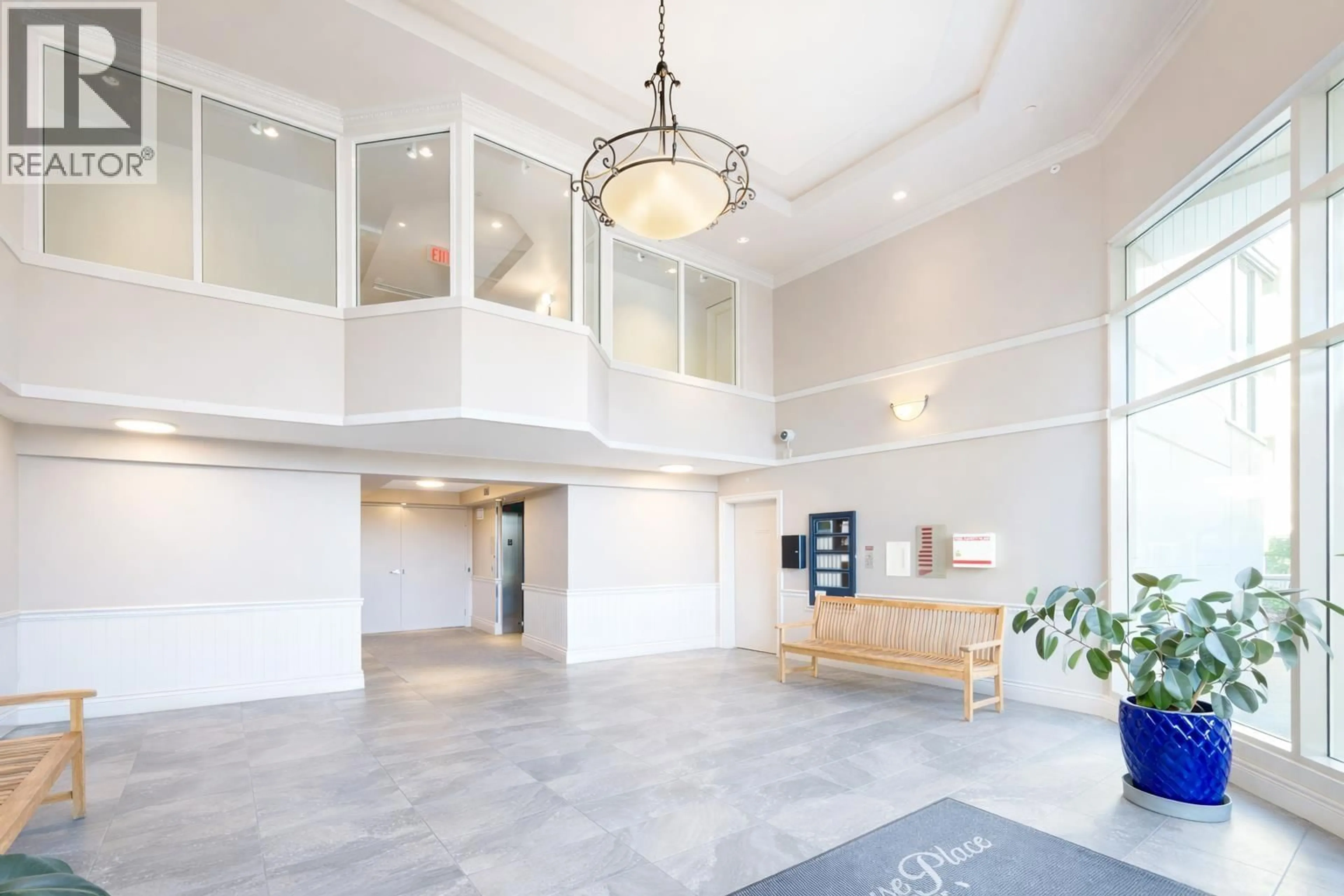 Indoor foyer for 307 - 5860 DOVER CRESCENT, Richmond British Columbia V7C5S6