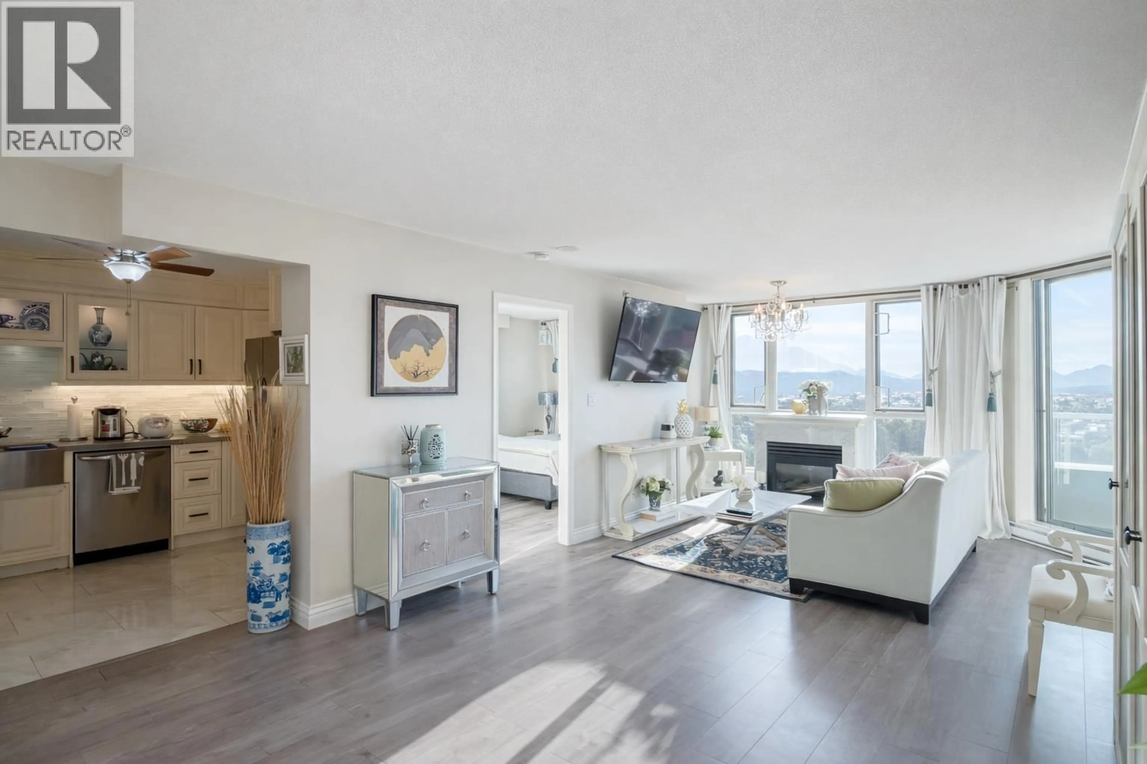 Living room with furniture, unknown for 307 - 5860 DOVER CRESCENT, Richmond British Columbia V7C5S6