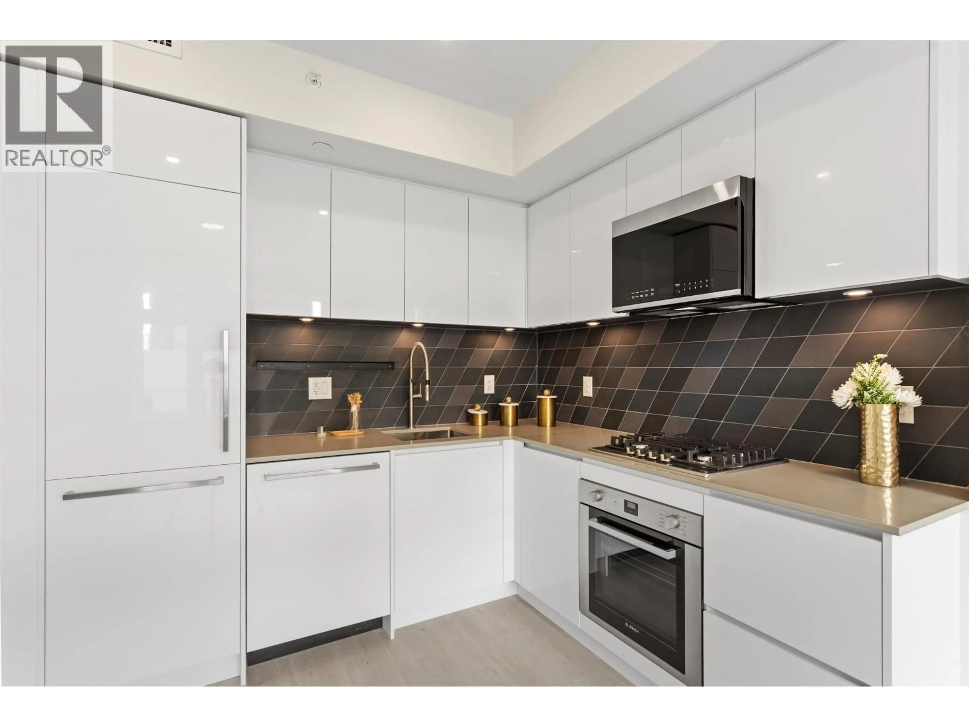 Standard kitchen, ceramic/tile floor for 306 - 3264 VANNESS AVENUE, Vancouver British Columbia V5R0L5