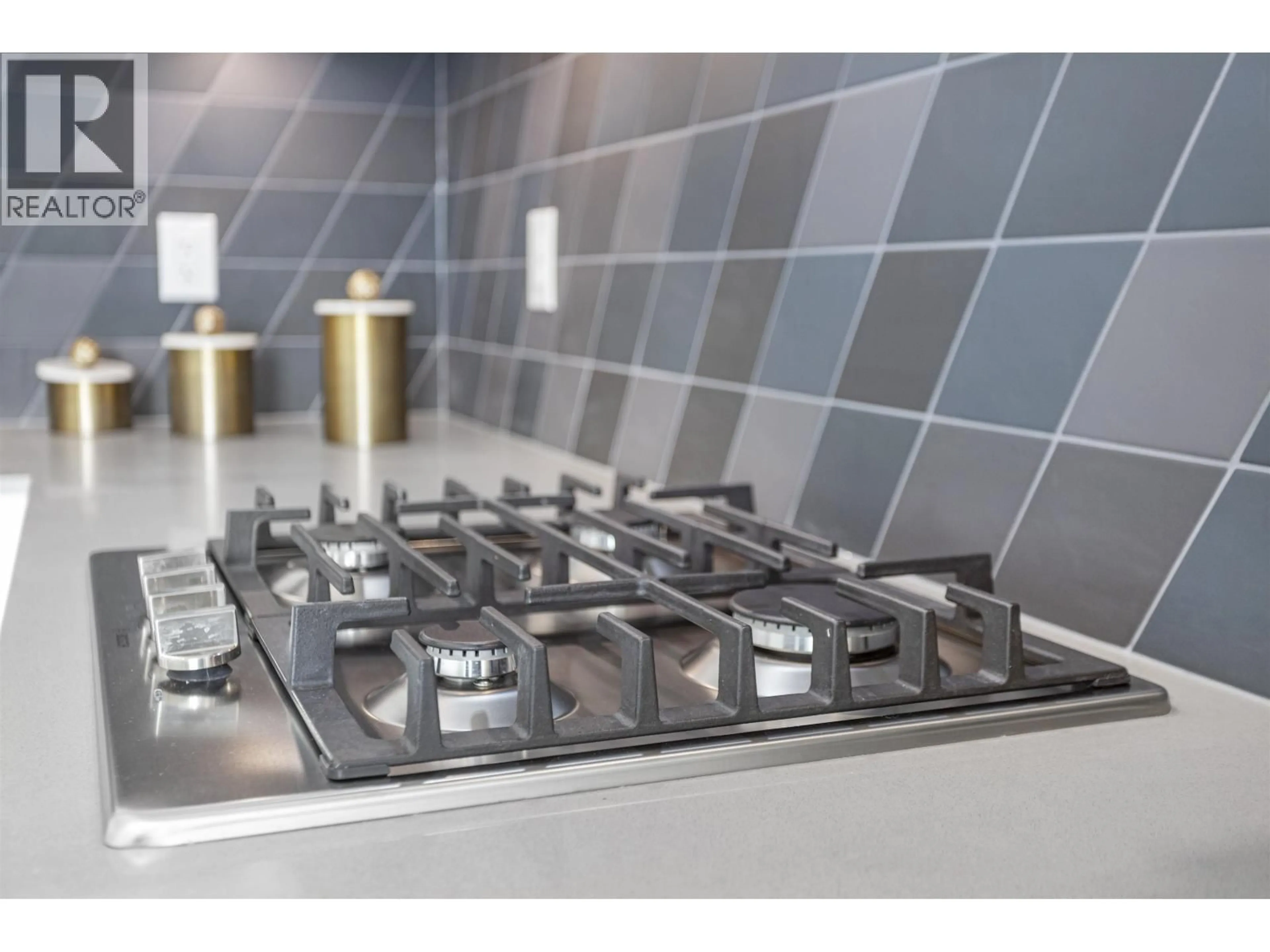 Standard kitchen, ceramic/tile floor for 306 - 3264 VANNESS AVENUE, Vancouver British Columbia V5R0L5