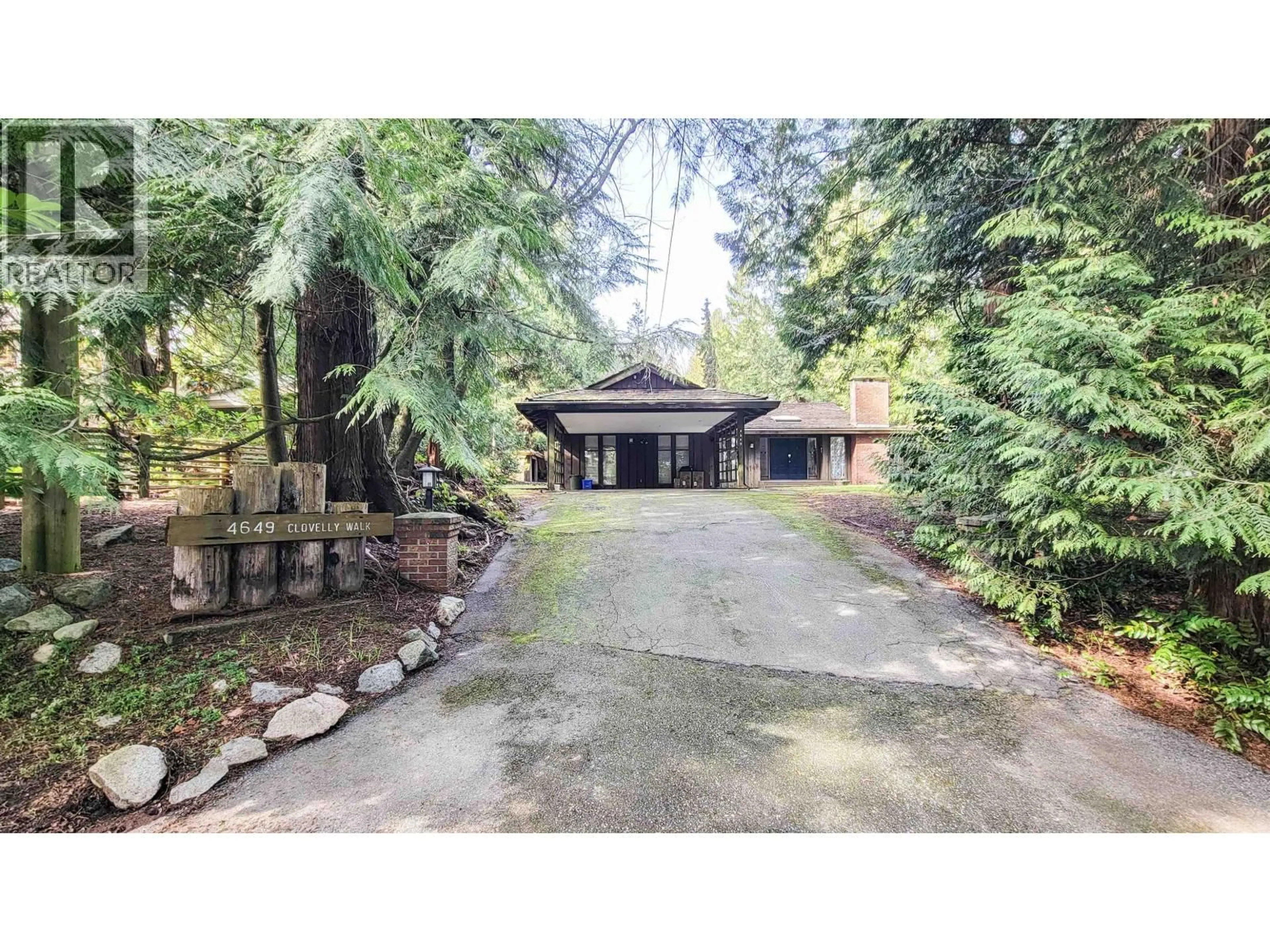 A pic from outside/outdoor area/front of a property/back of a property/a pic from drone, street for 4649 CLOVELLY WALK, West Vancouver British Columbia V7W1H3