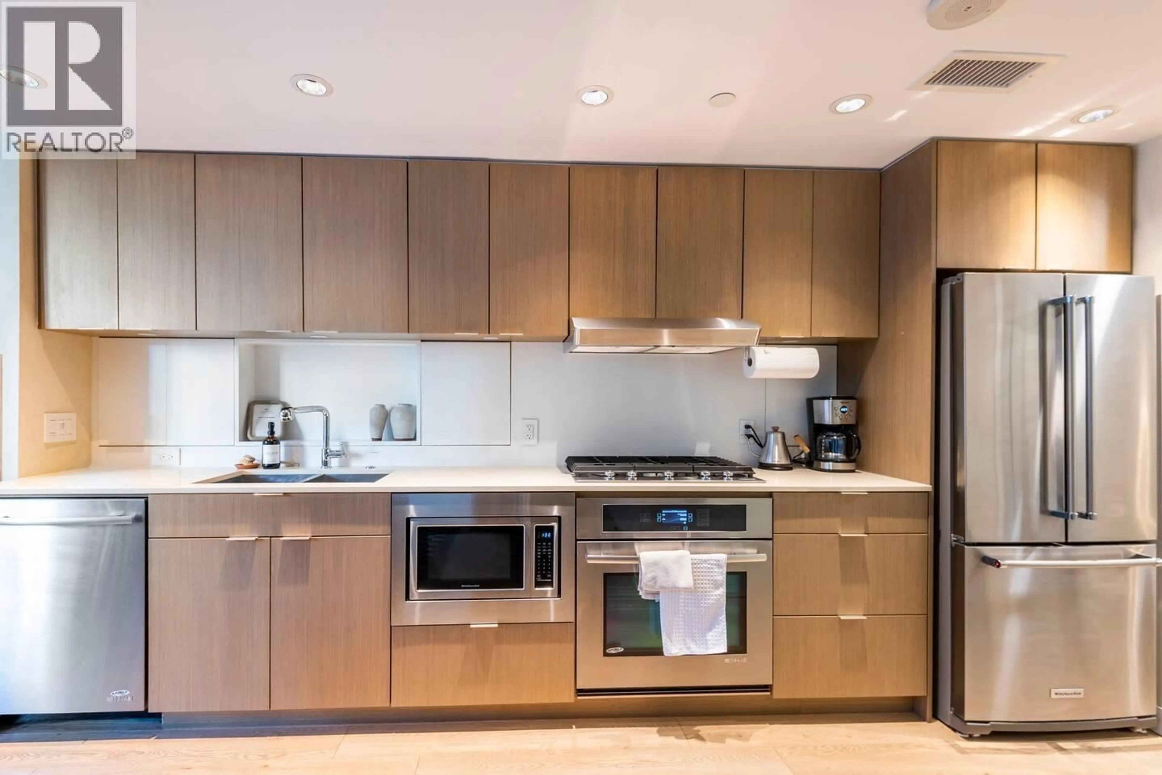 Standard kitchen, unknown for 303 - 111 1ST AVENUE, Vancouver British Columbia V6A0E9