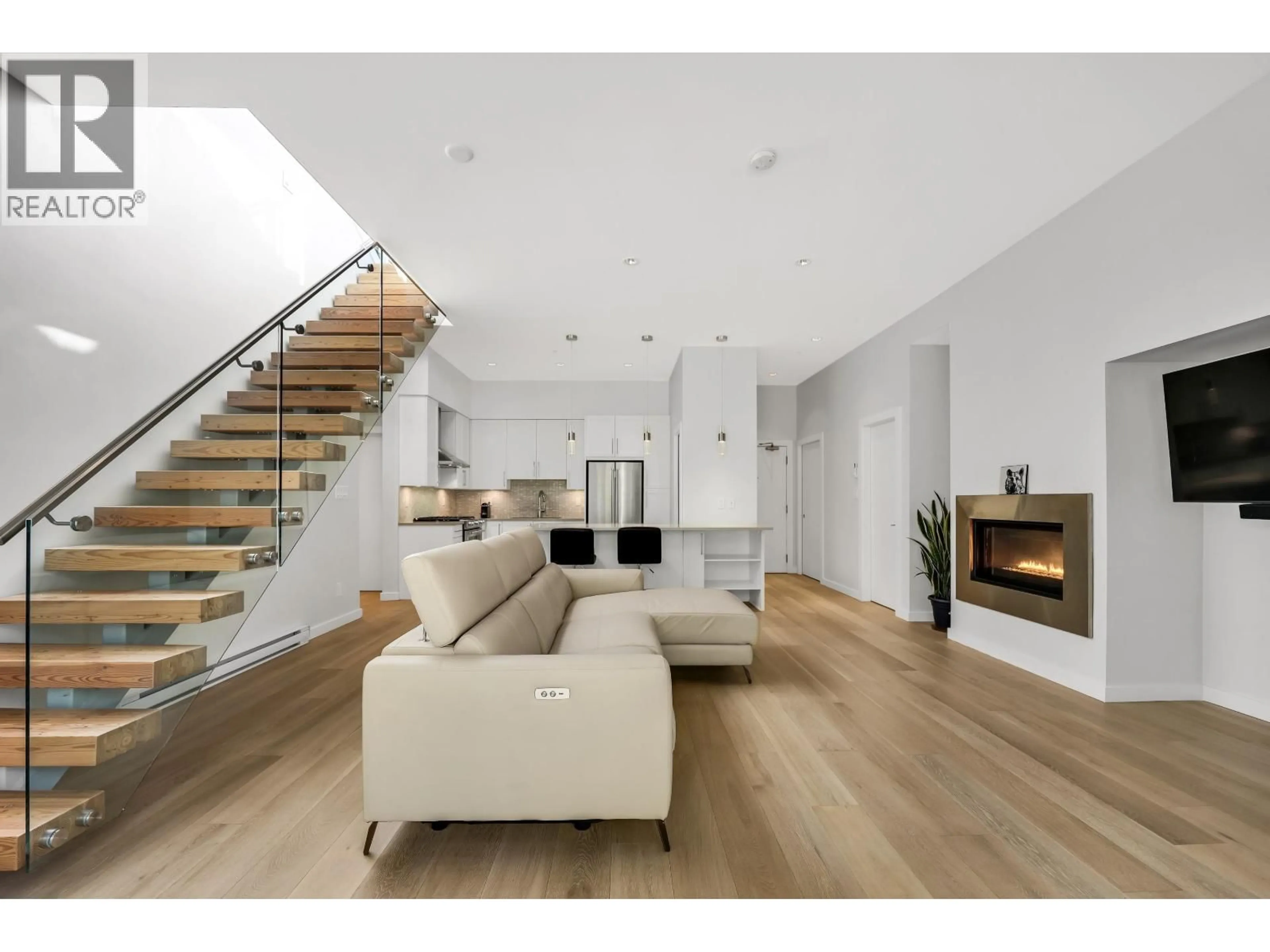 Unknown for 313 - 41328 SKYRIDGE PLACE, Squamish British Columbia V8B1A4