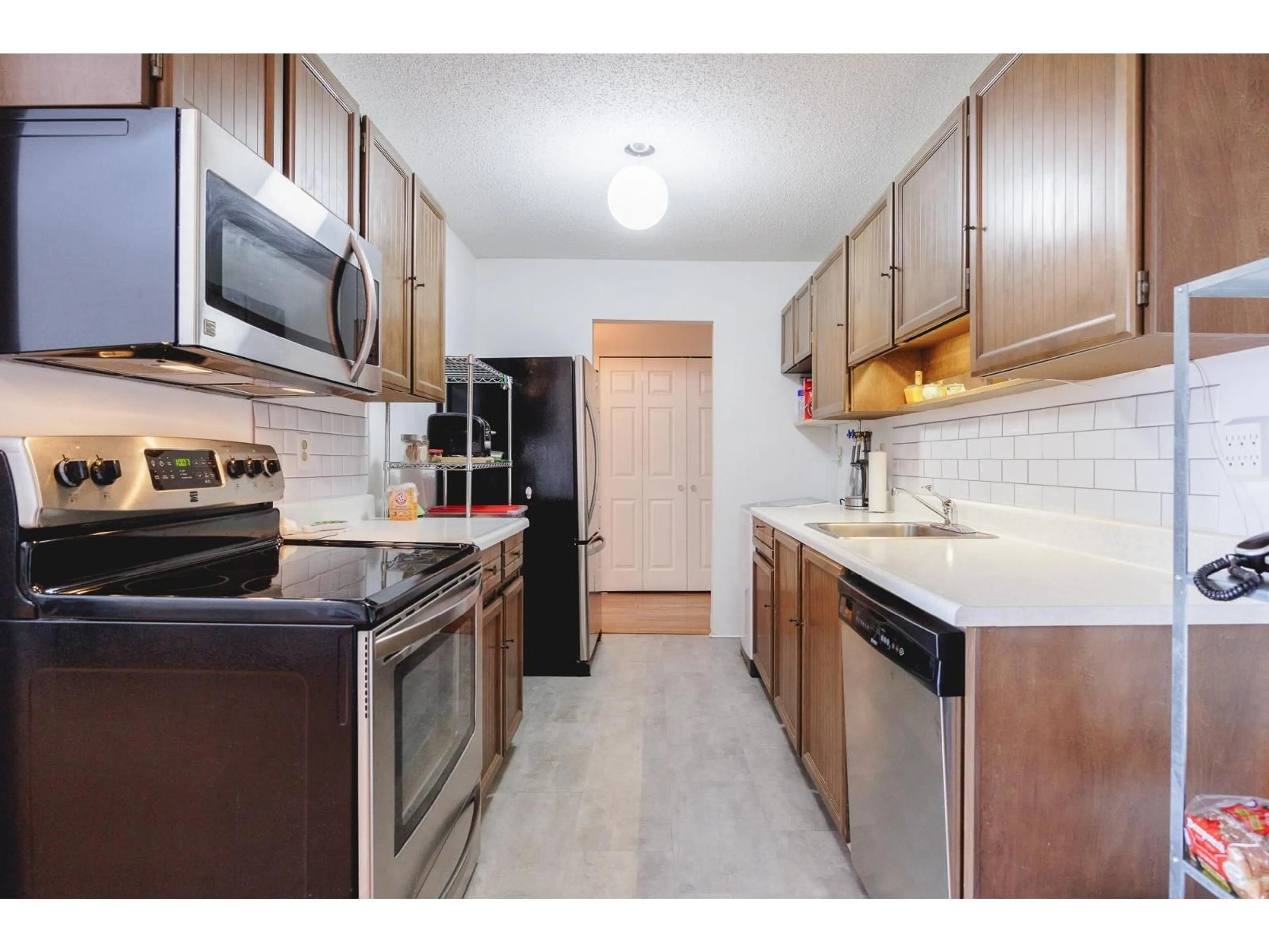 Standard kitchen, unknown for 342 - 2821 TIMS STREET, Abbotsford British Columbia V2T4B1