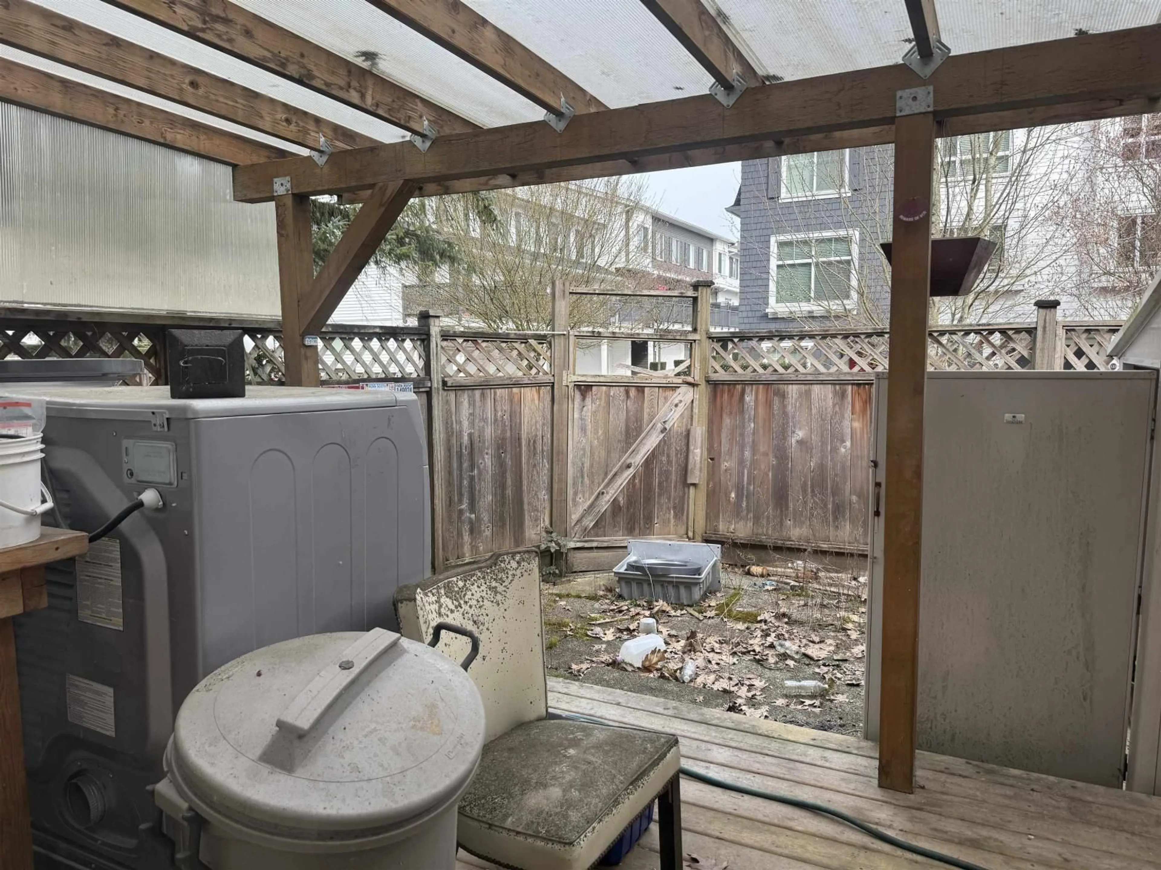 Patio, street for 42 - 10555 153 STREET, Surrey British Columbia V3R4H8