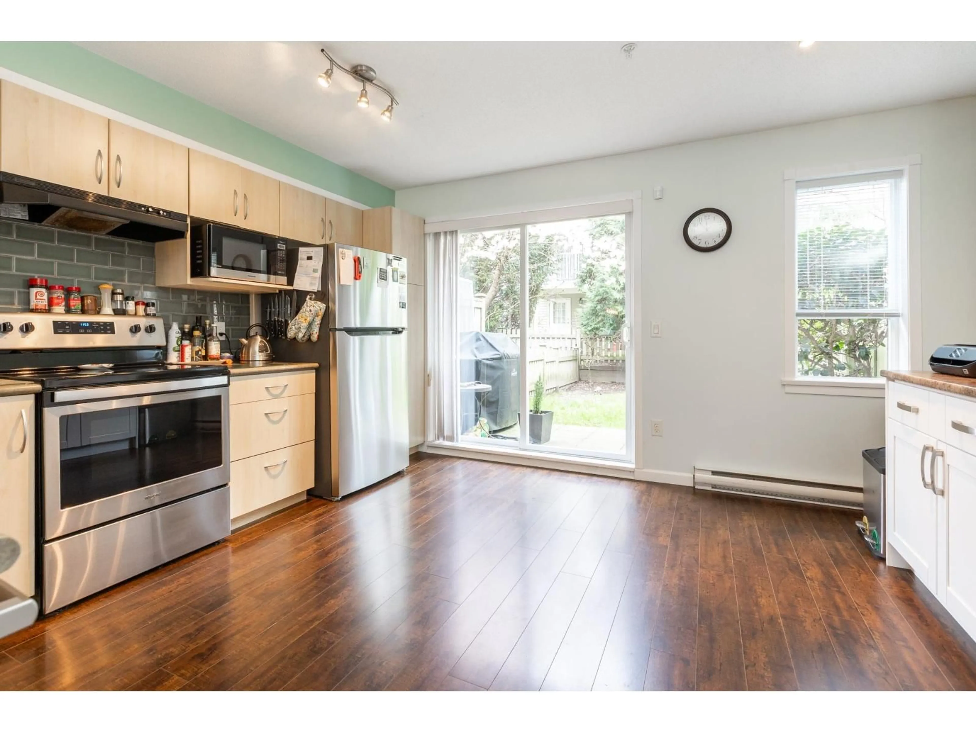 Open concept kitchen, wood/laminate floor for 39 - 6747 203 STREET, Langley British Columbia V2Y3B5