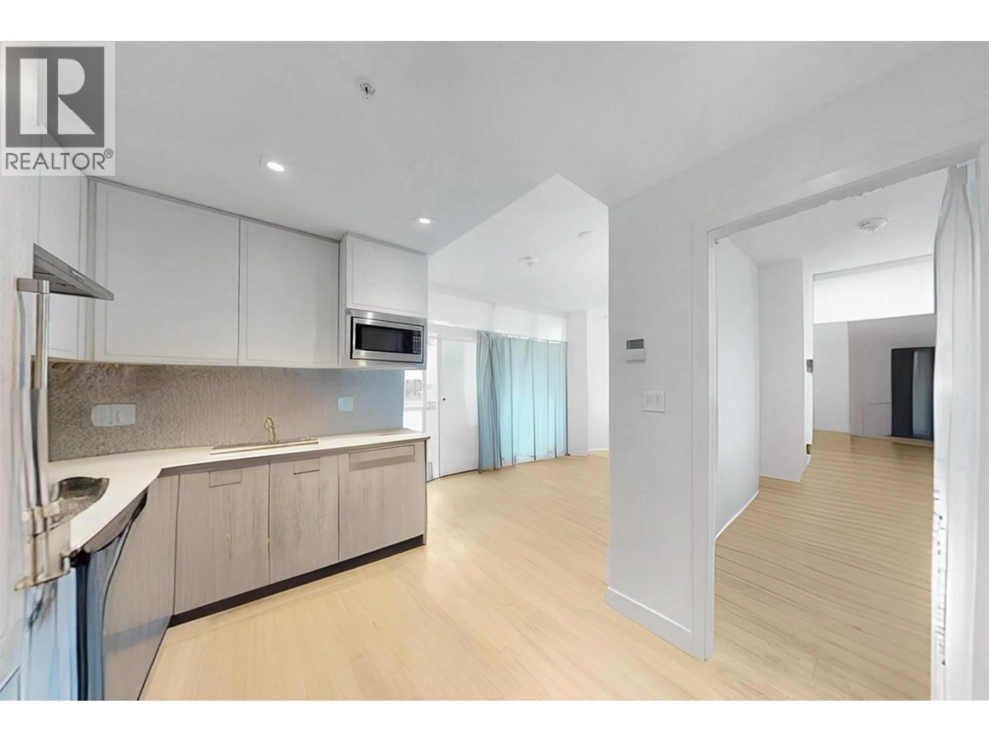 Unknown for 202 - 2288 ALPHA AVENUE, Burnaby British Columbia V5C0L9