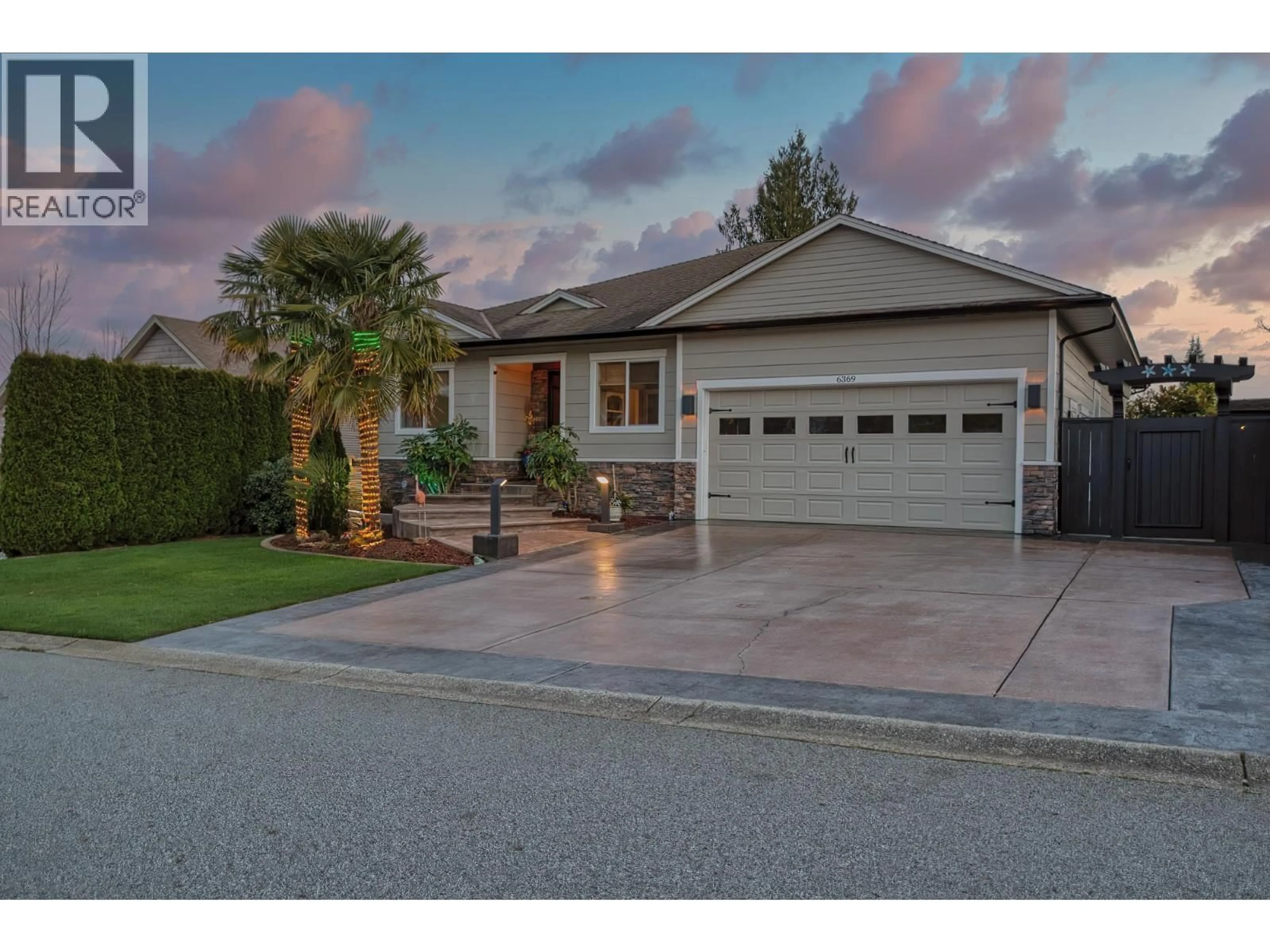 Home with vinyl exterior material, street for 6369 JASPER ROAD, Sechelt British Columbia V7Z0R7