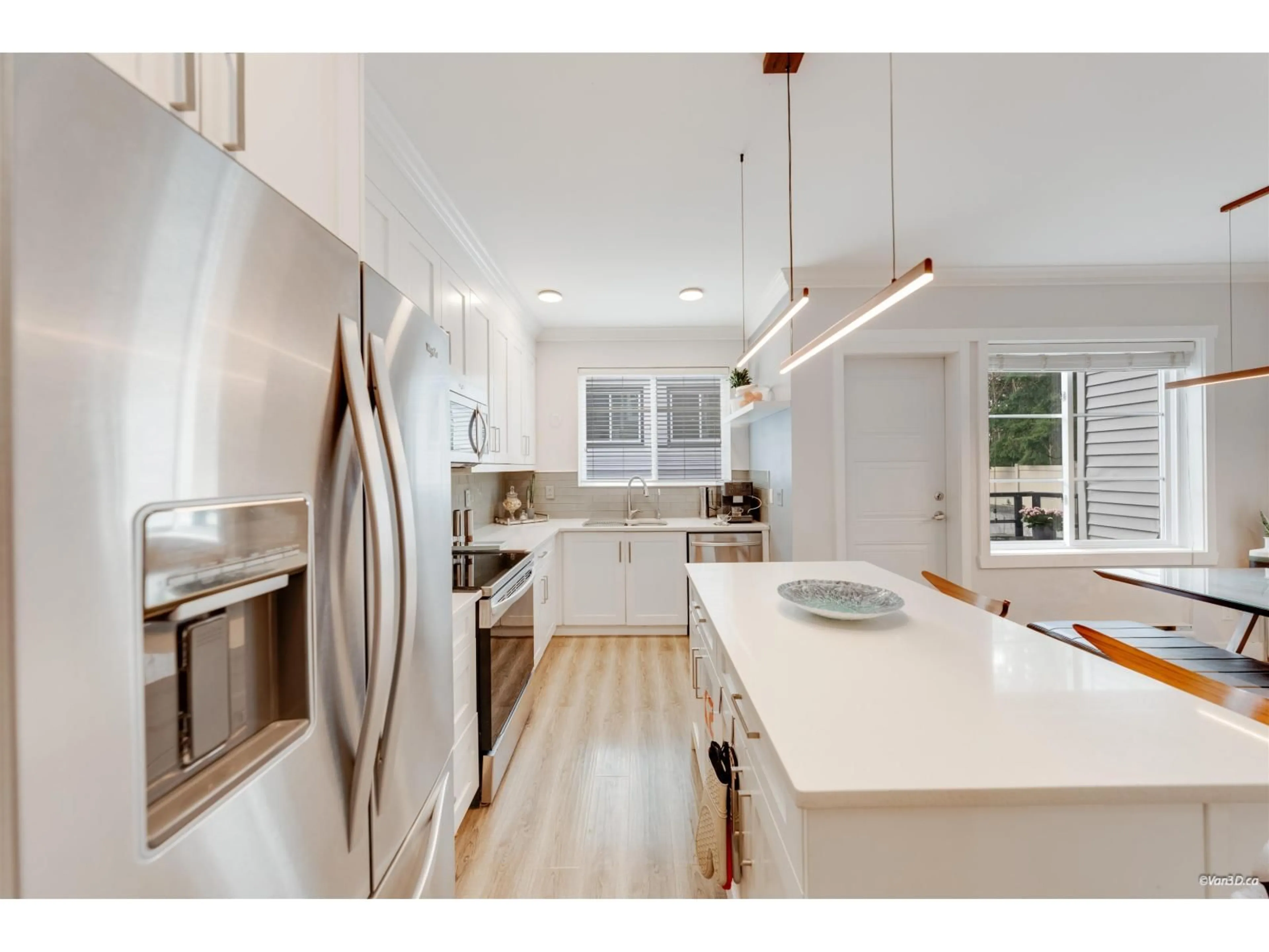 Open concept kitchen, wood/laminate floor for 9 - 6767 196 STREET, Surrey British Columbia V4N6R2