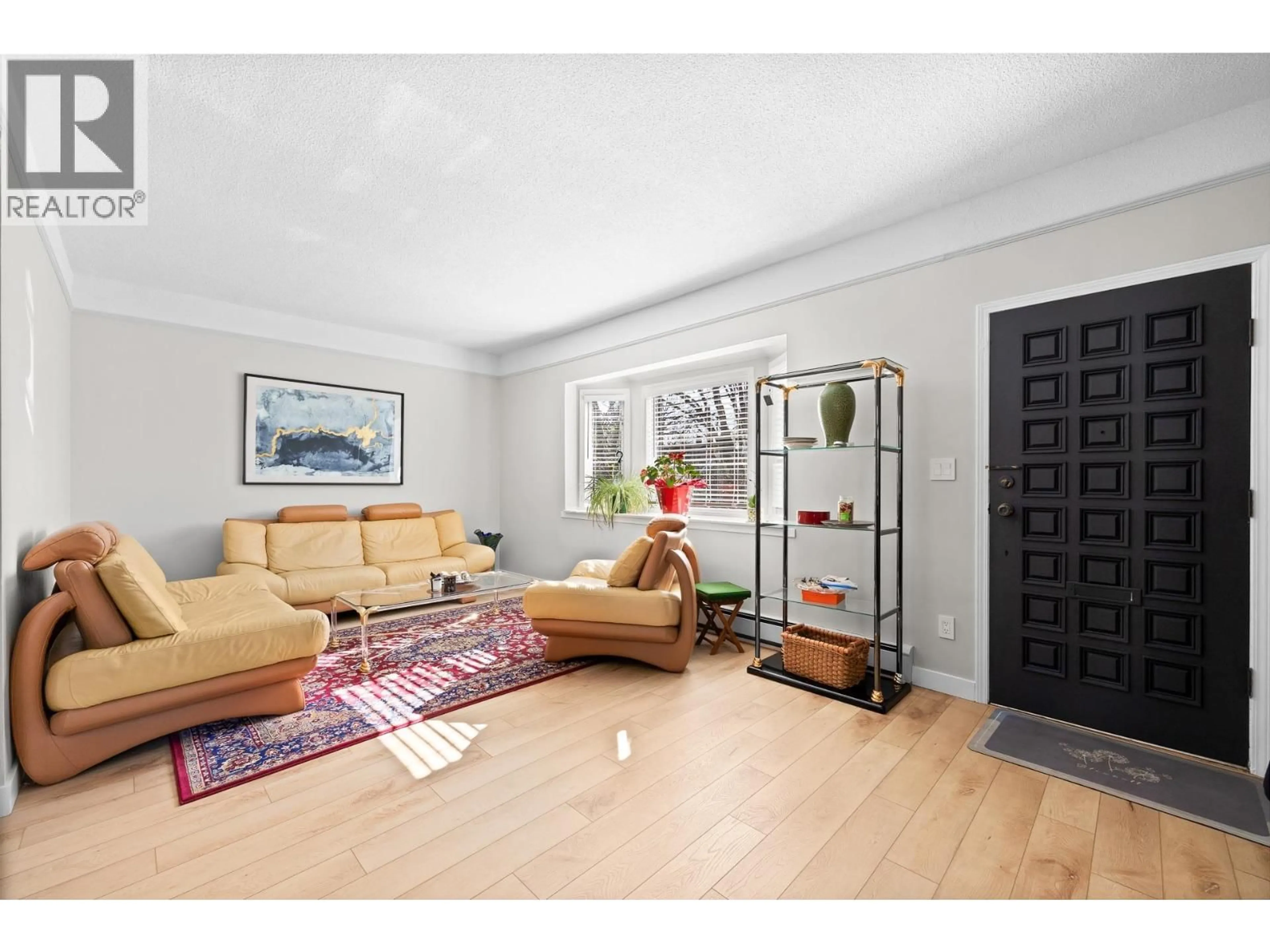Living room with furniture, unknown for 3099 6TH AVENUE, Vancouver British Columbia V6K1X4