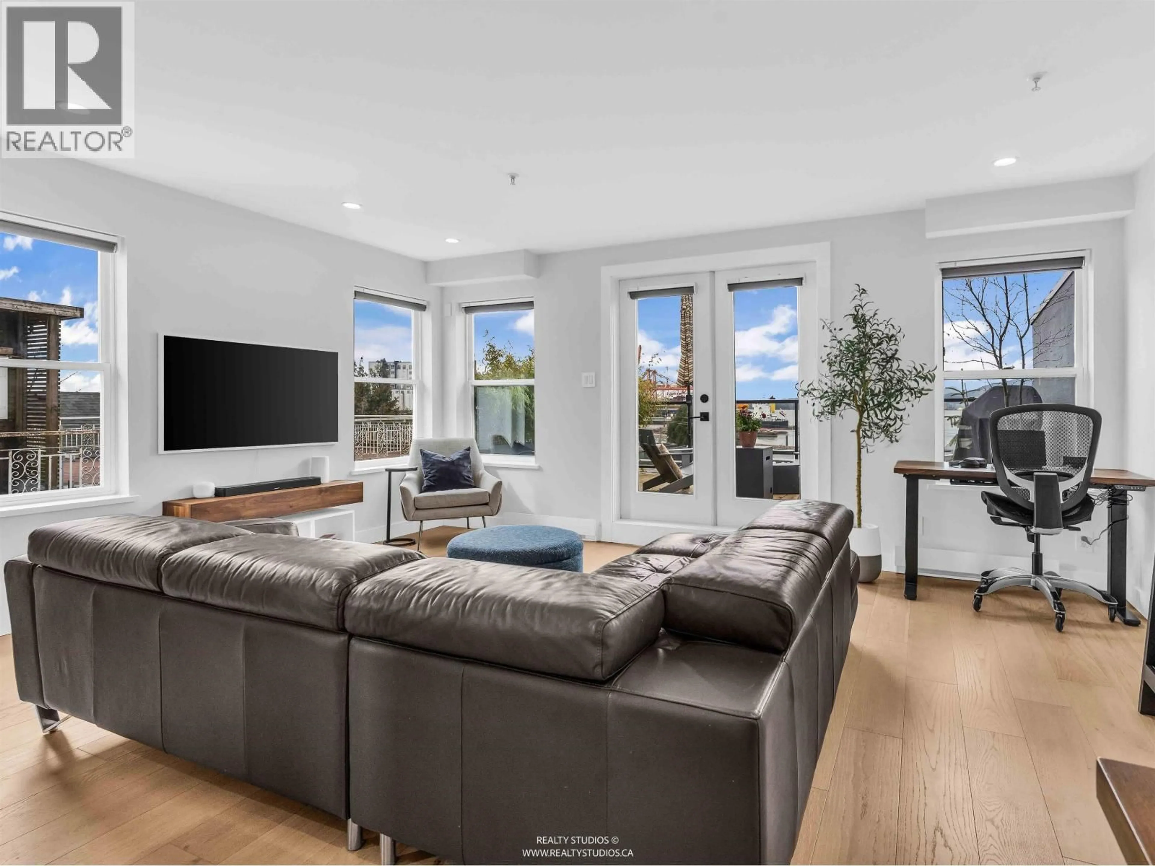 Living room with furniture, unknown for 2168 WALL STREET, Vancouver British Columbia V5L1B5