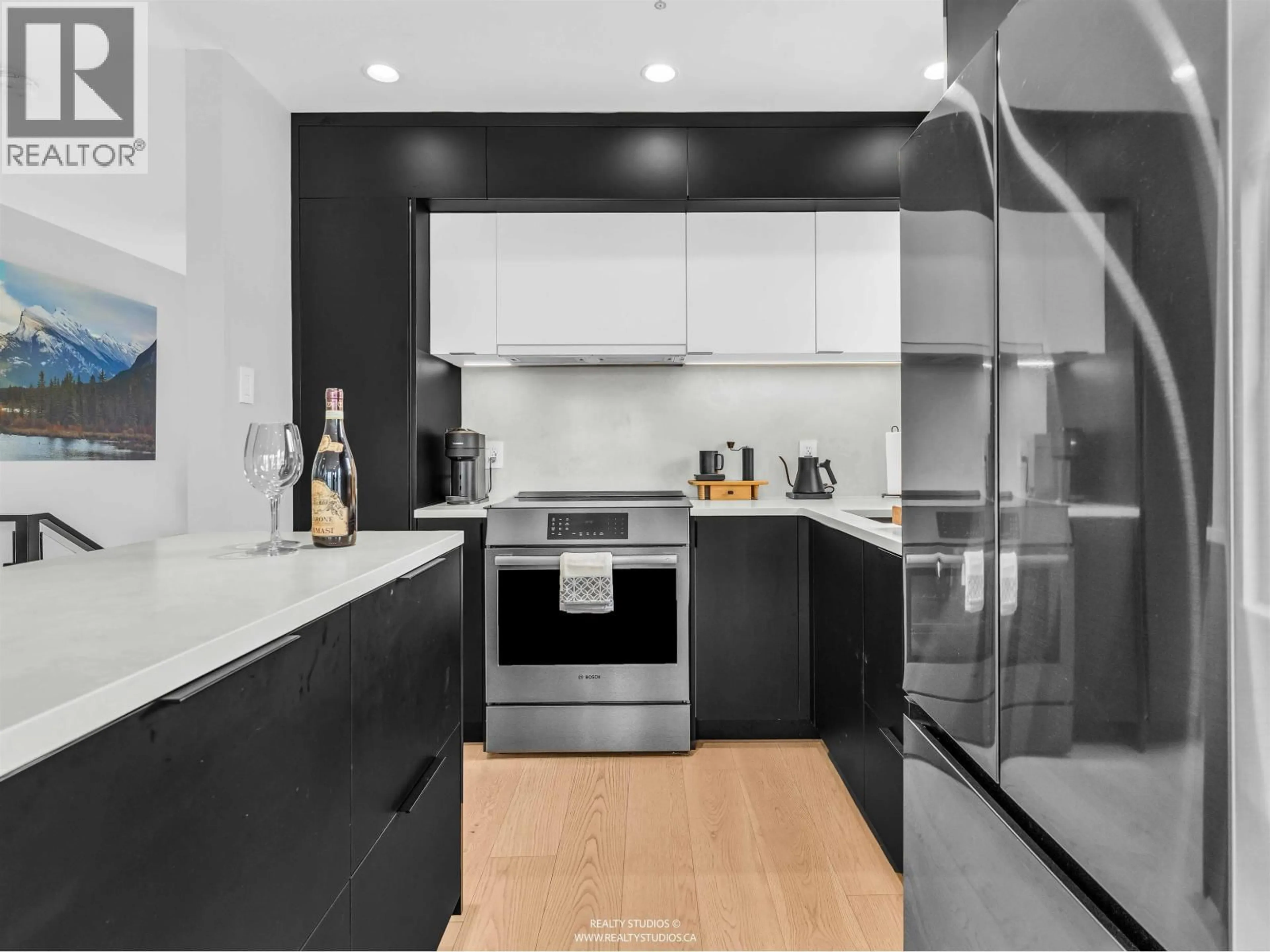 Contemporary kitchen, unknown for 2168 WALL STREET, Vancouver British Columbia V5L1B5