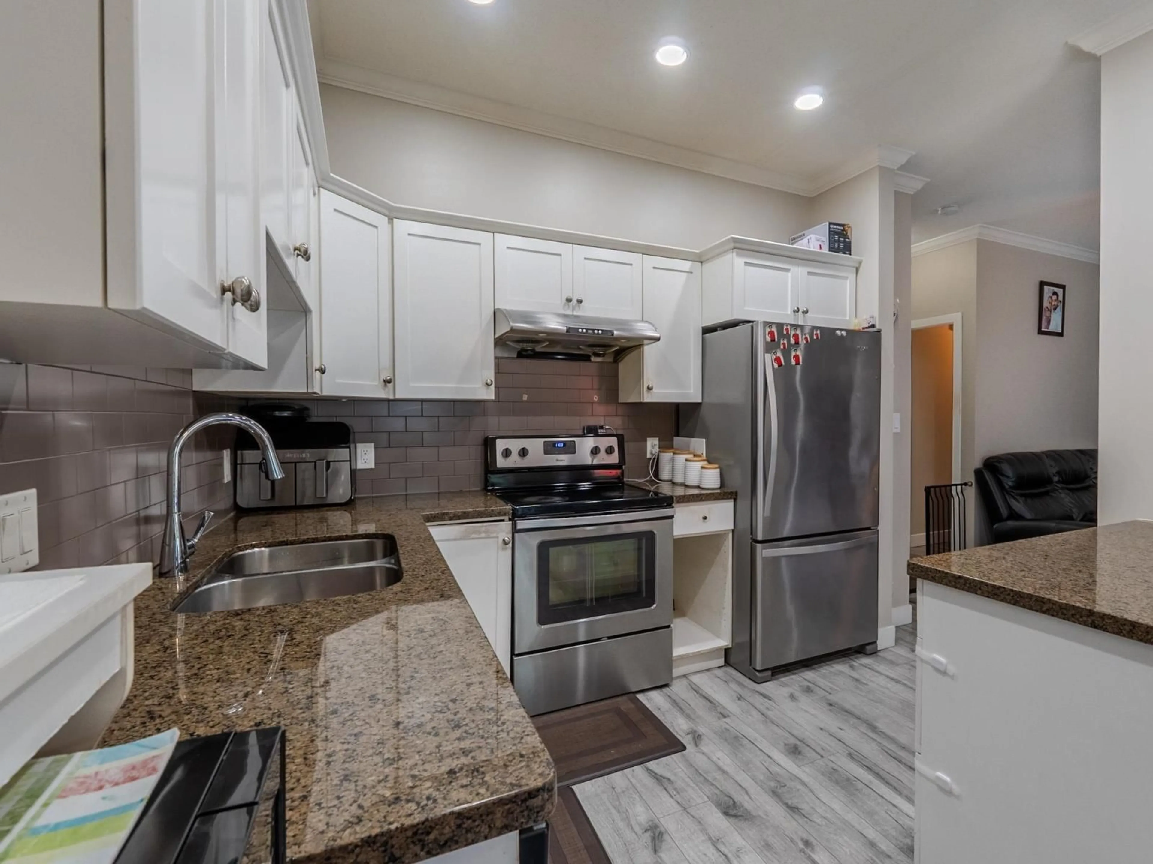 Open concept kitchen, unknown for 25 - 31235 UPPER MACLURE ROAD, Abbotsford British Columbia V2T0B2