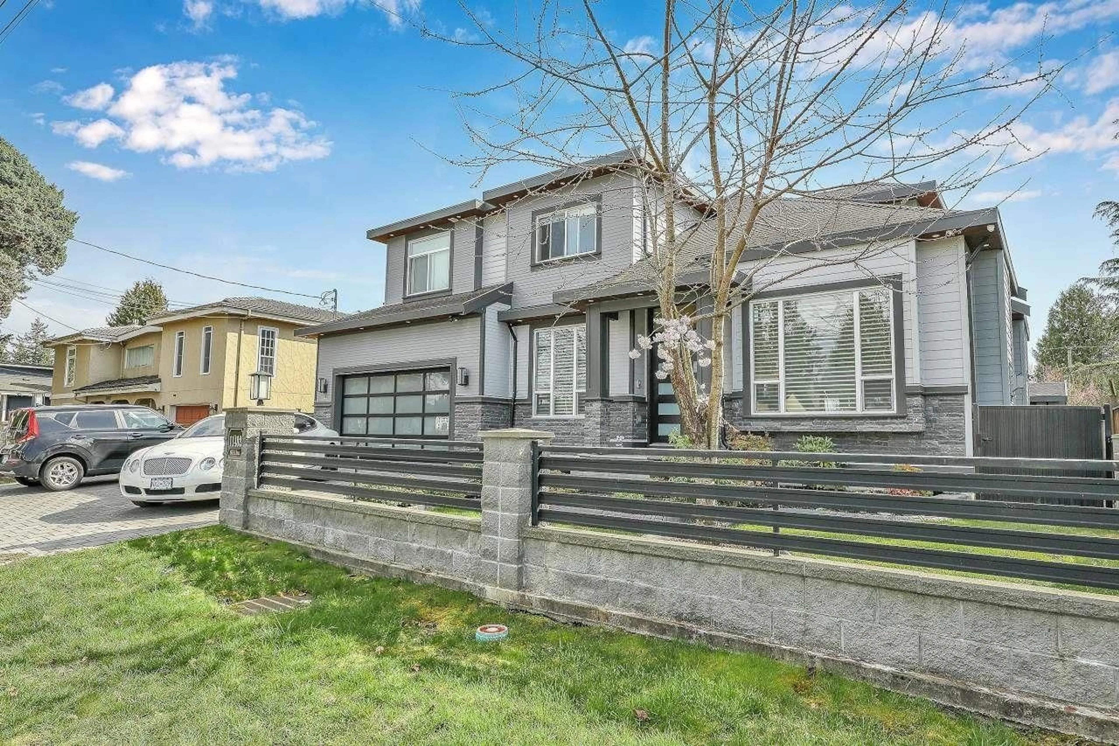 Home with vinyl exterior material, street for 11482 86A AVENUE, Delta British Columbia V4C2Z1