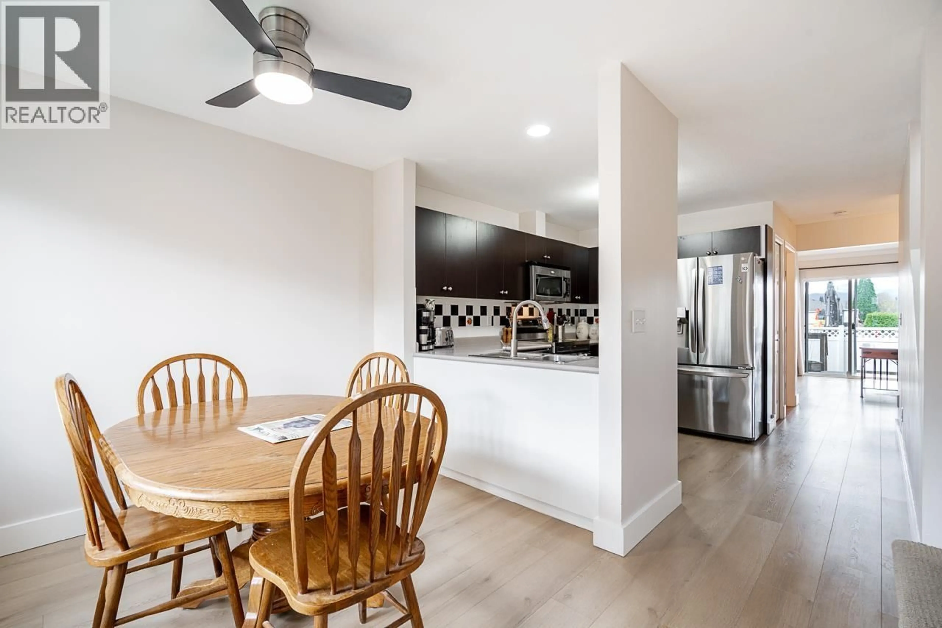 Open concept kitchen, wood/laminate floor for 24 - 11870 232 STREET, Maple Ridge British Columbia V2X6S9