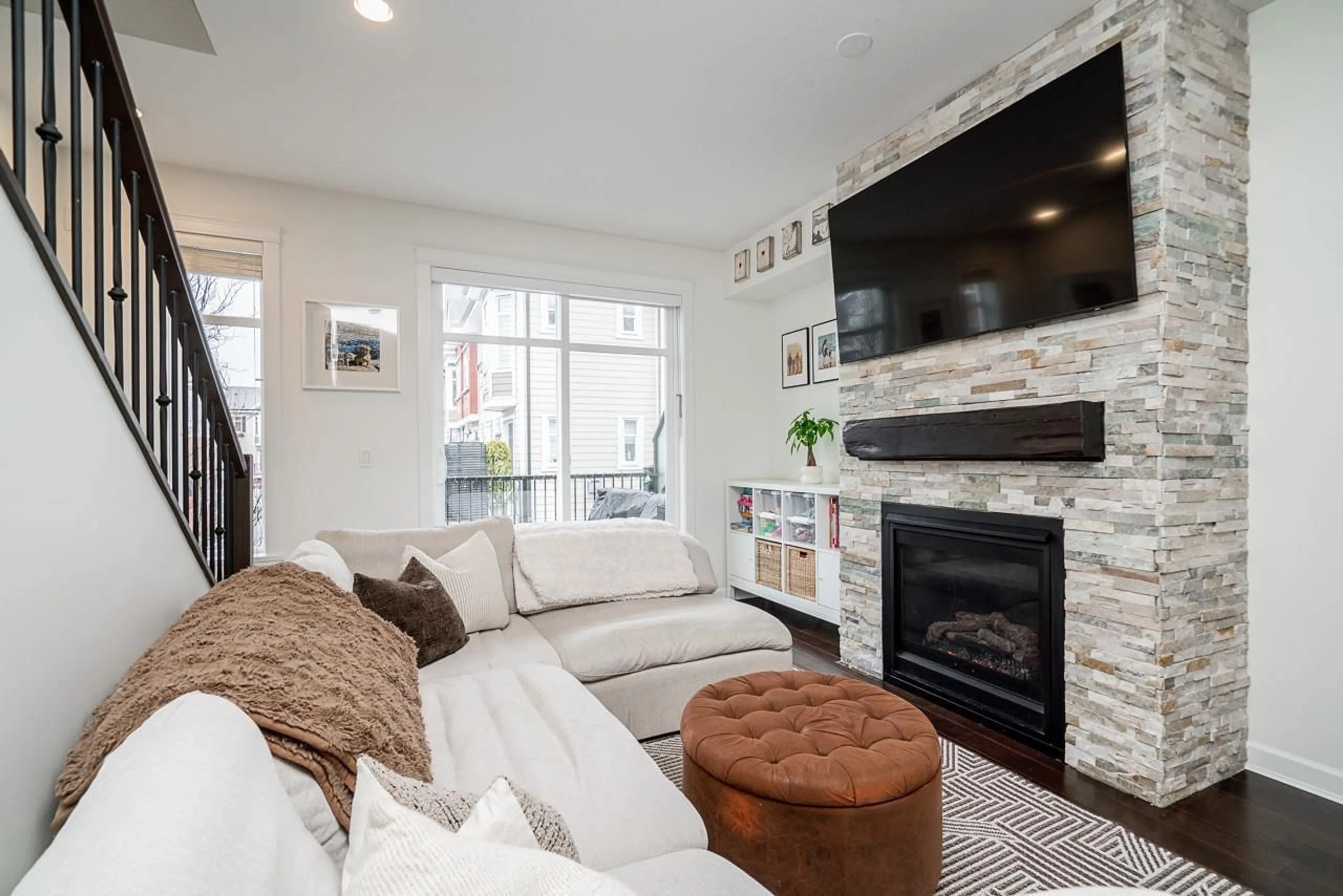 Living room with furniture, unknown for 44 - 8068 207 STREET, Langley British Columbia V2Y0M9