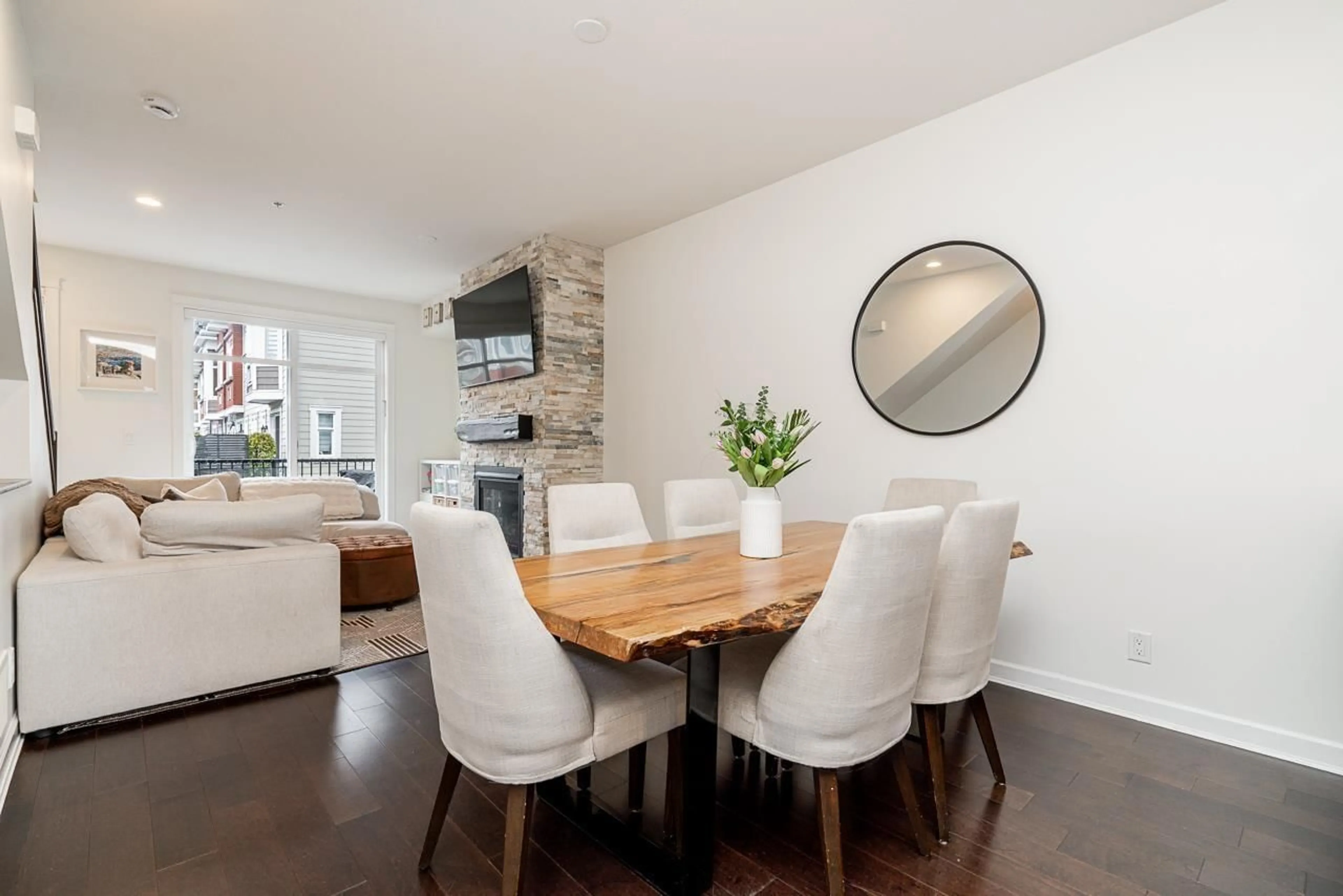 Dining room, wood/laminate floor for 44 - 8068 207 STREET, Langley British Columbia V2Y0M9