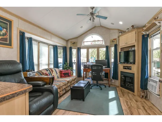 28 - 14600 MORRIS VALLEY ROAD, Mission 5