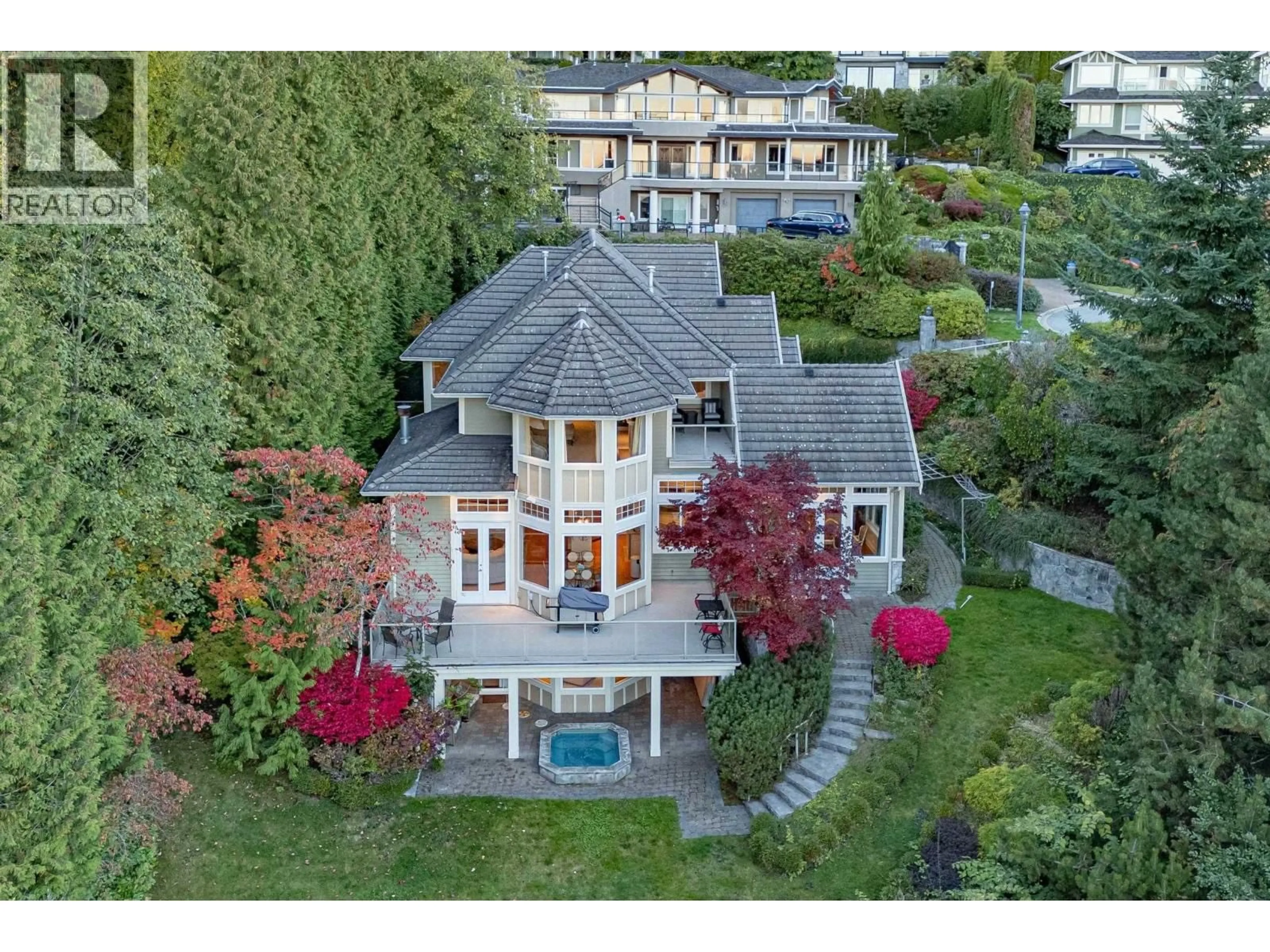 A pic from outside/outdoor area/front of a property/back of a property/a pic from drone, unknown for 2398 CONSTANTINE PLACE, West Vancouver British Columbia V7S3H7