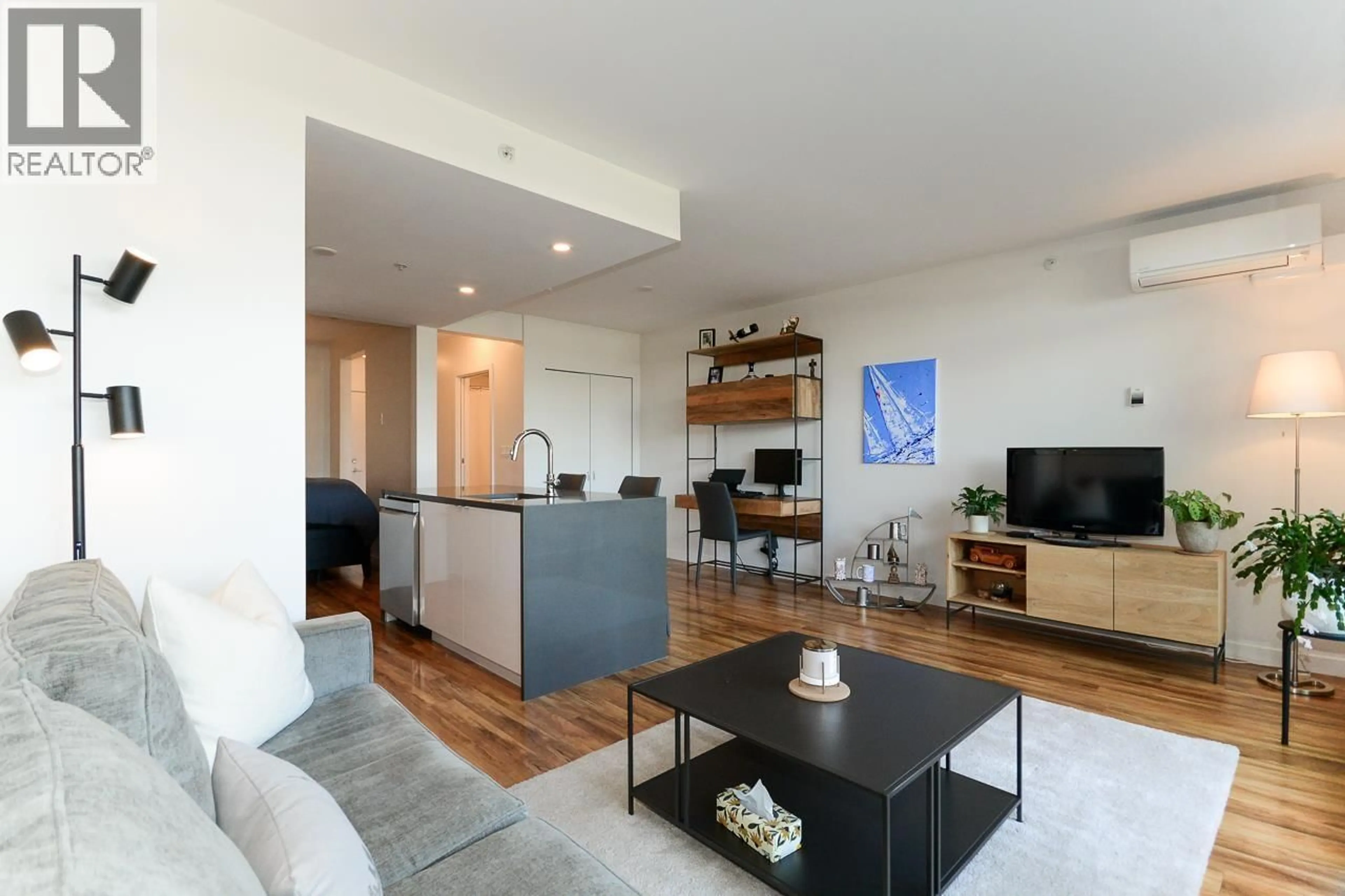 Living room with furniture, unknown for 221 - 289 6TH AVENUE, Vancouver British Columbia V5T0E9