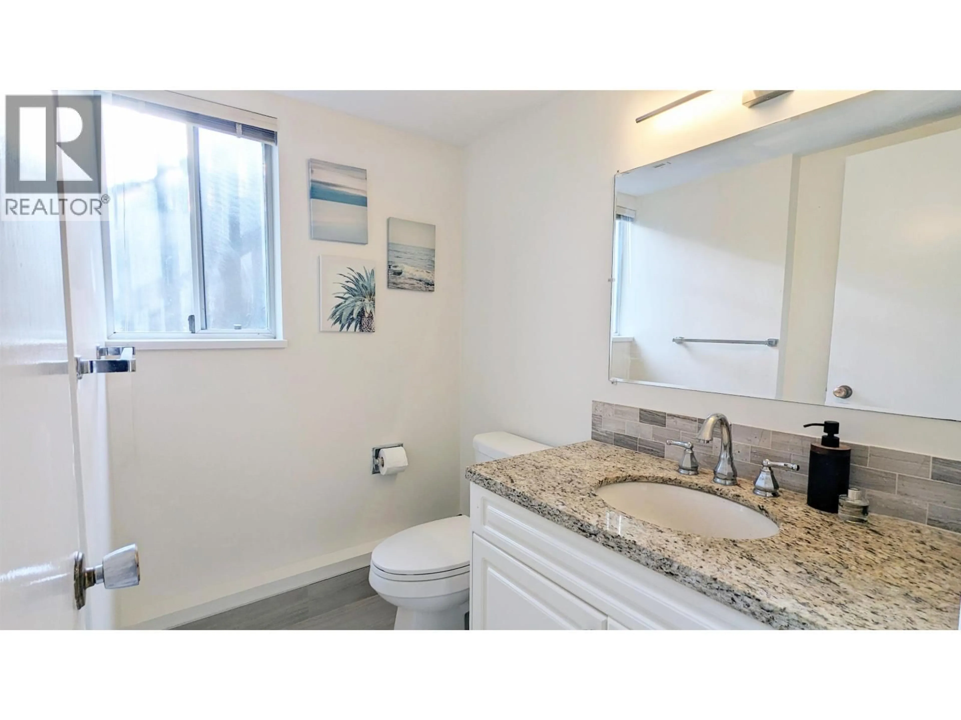 Standard bathroom, ceramic/tile floor for 350 52A STREET, Delta British Columbia V4M2Z9