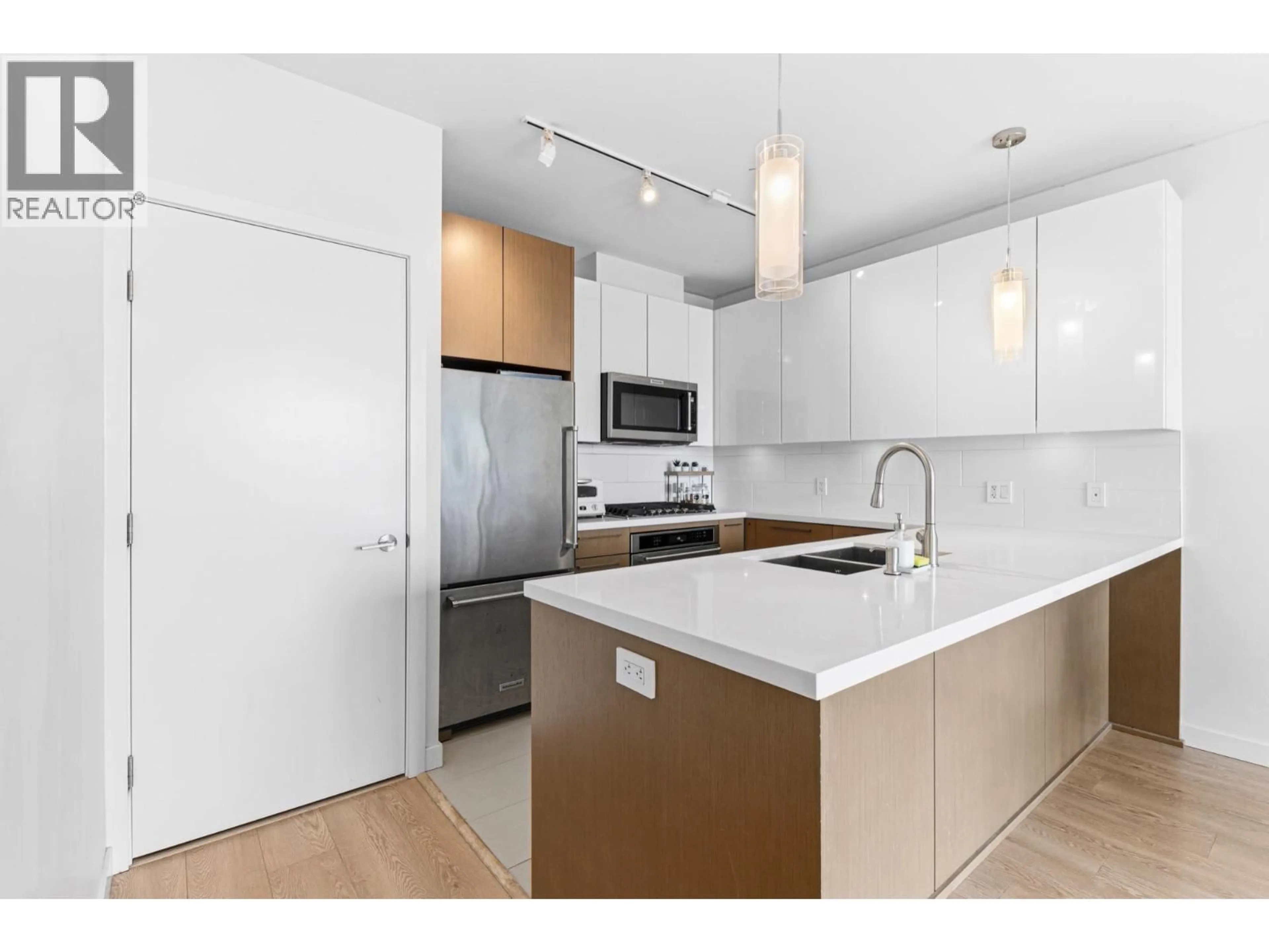 Standard kitchen, unknown for 1012 - 271 FRANCIS WAY, New Westminster British Columbia V3L0H2