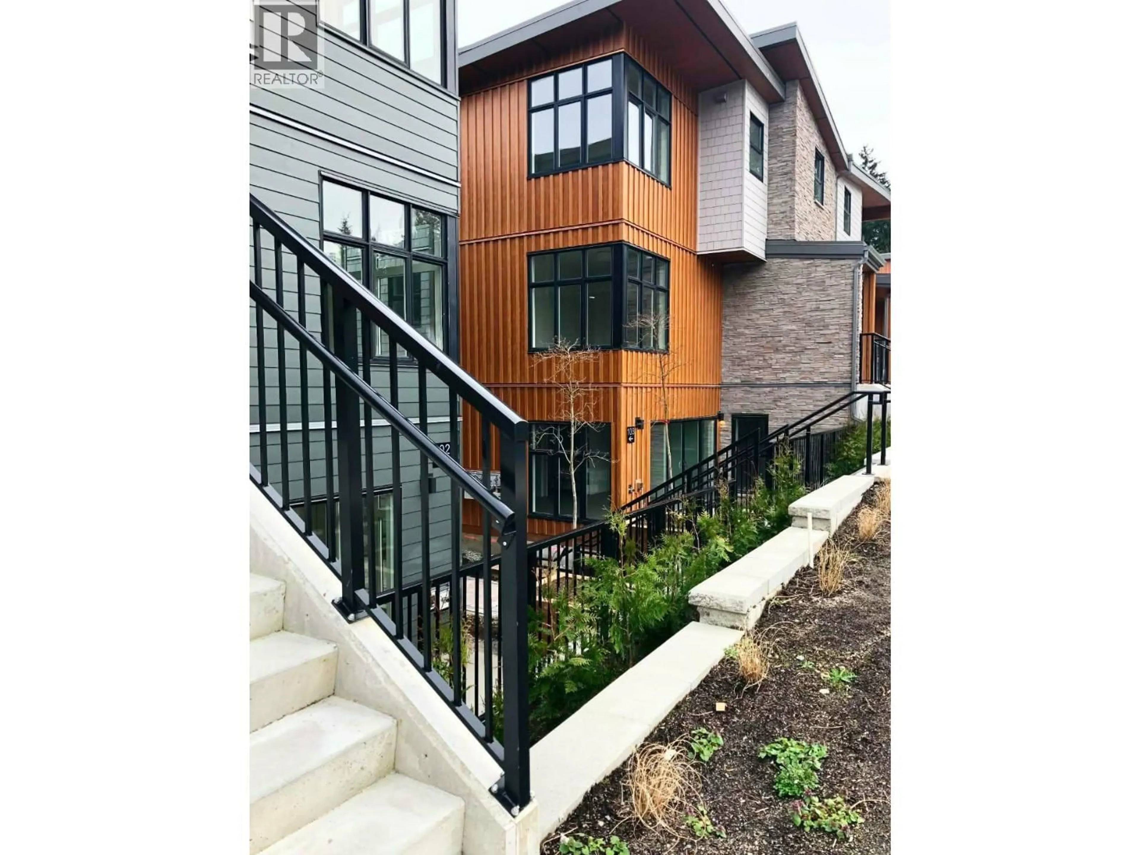 Unknown for B2G1 - 464 EAGLECREST DRIVE, Gibsons British Columbia V0N1V9