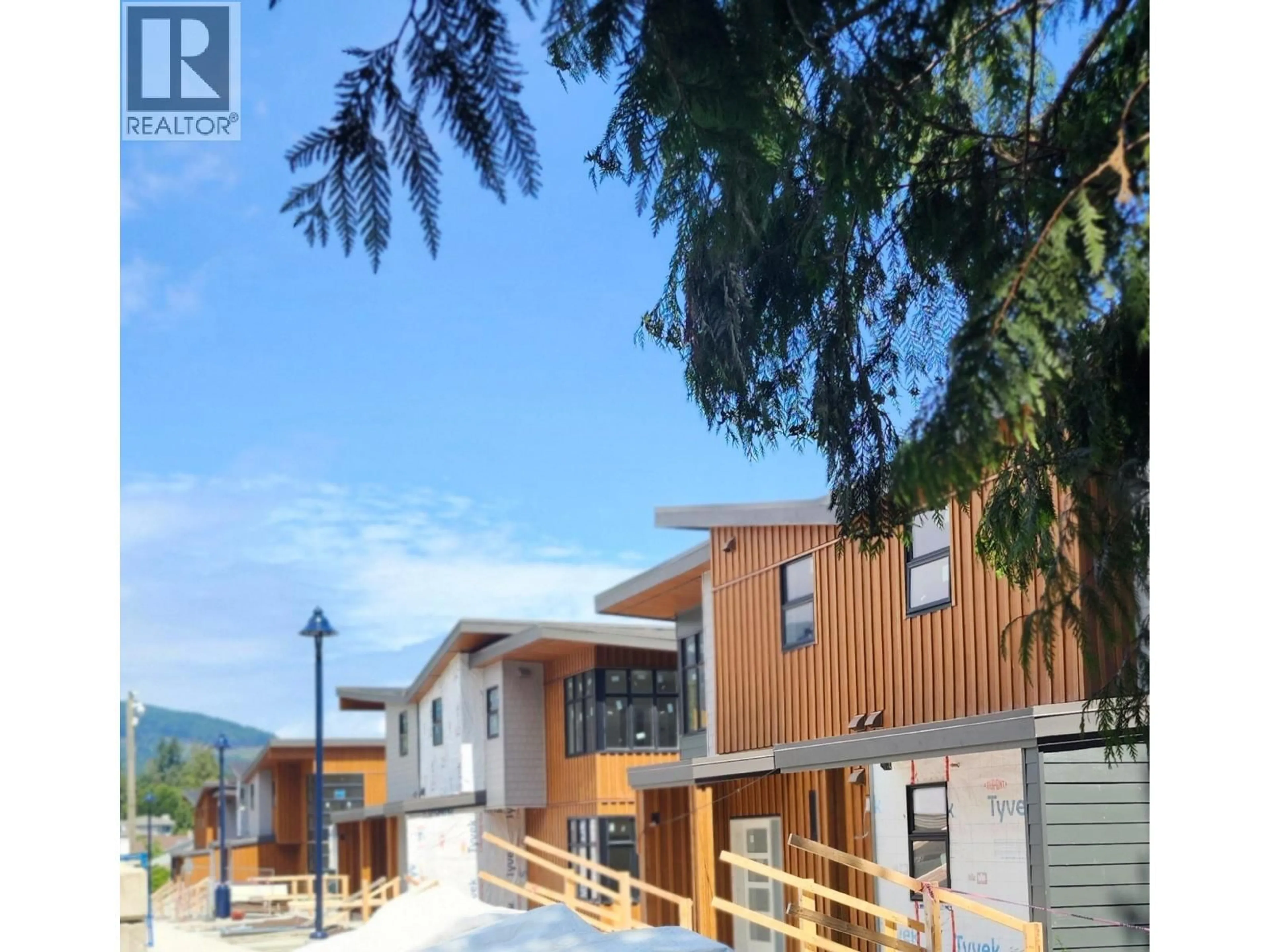 Unknown for B2G1 - 464 EAGLECREST DRIVE, Gibsons British Columbia V0N1V9