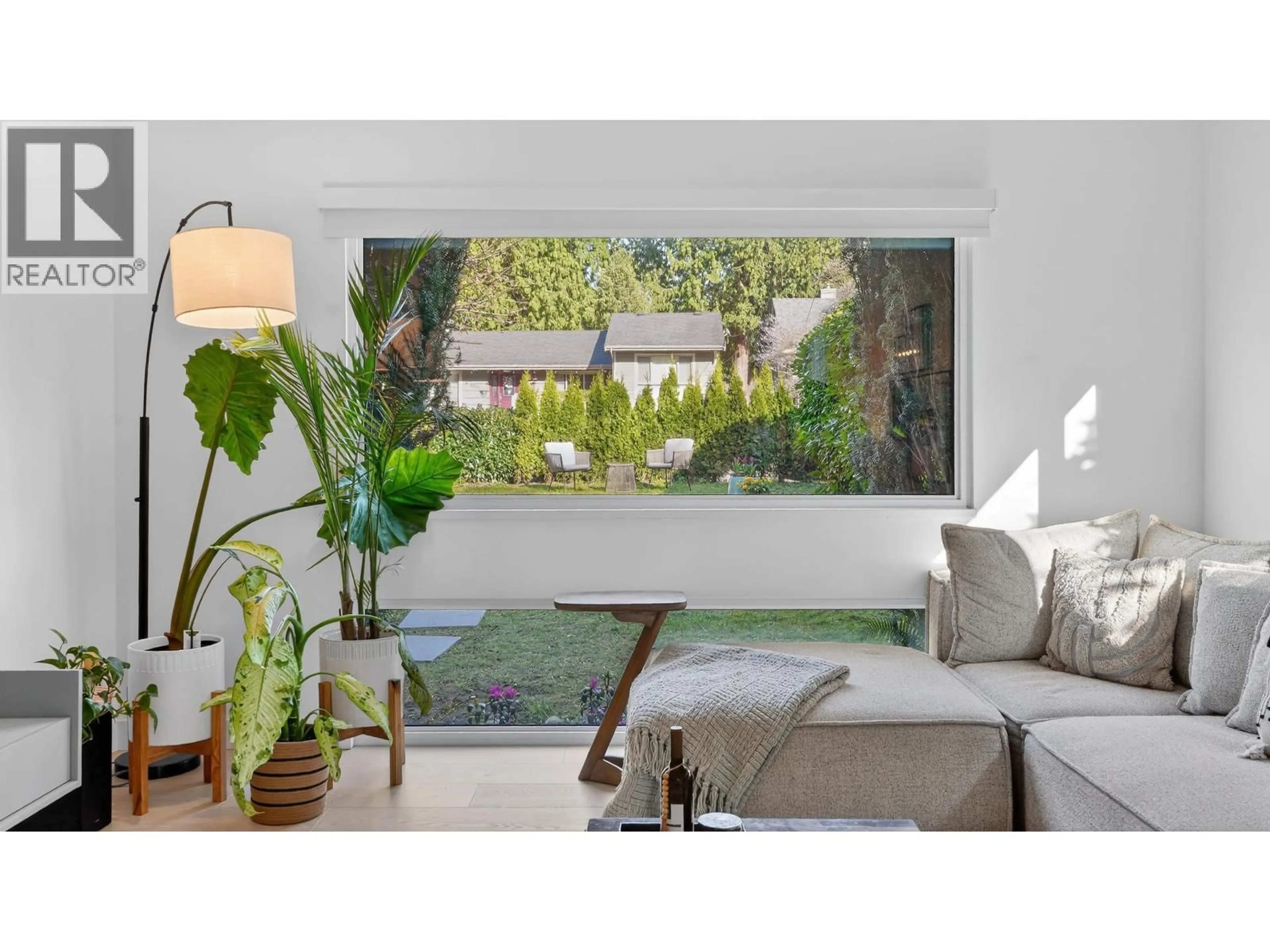 Living room with furniture, unknown for 2221 BOWSER AVENUE, North Vancouver British Columbia V7P2Z1