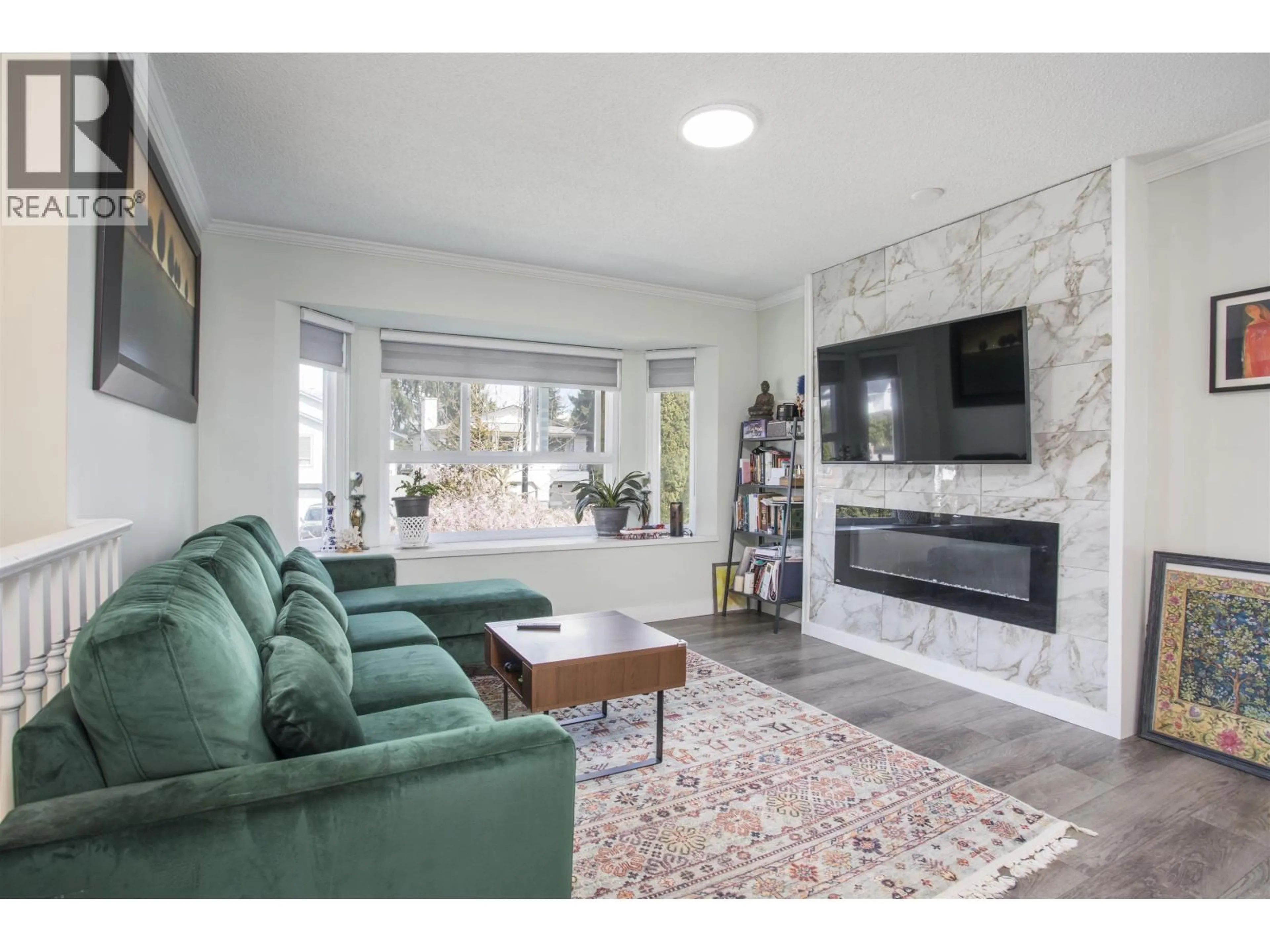 Living room with furniture, unknown for 20444 DALE DRIVE, Maple Ridge British Columbia V2X8V9