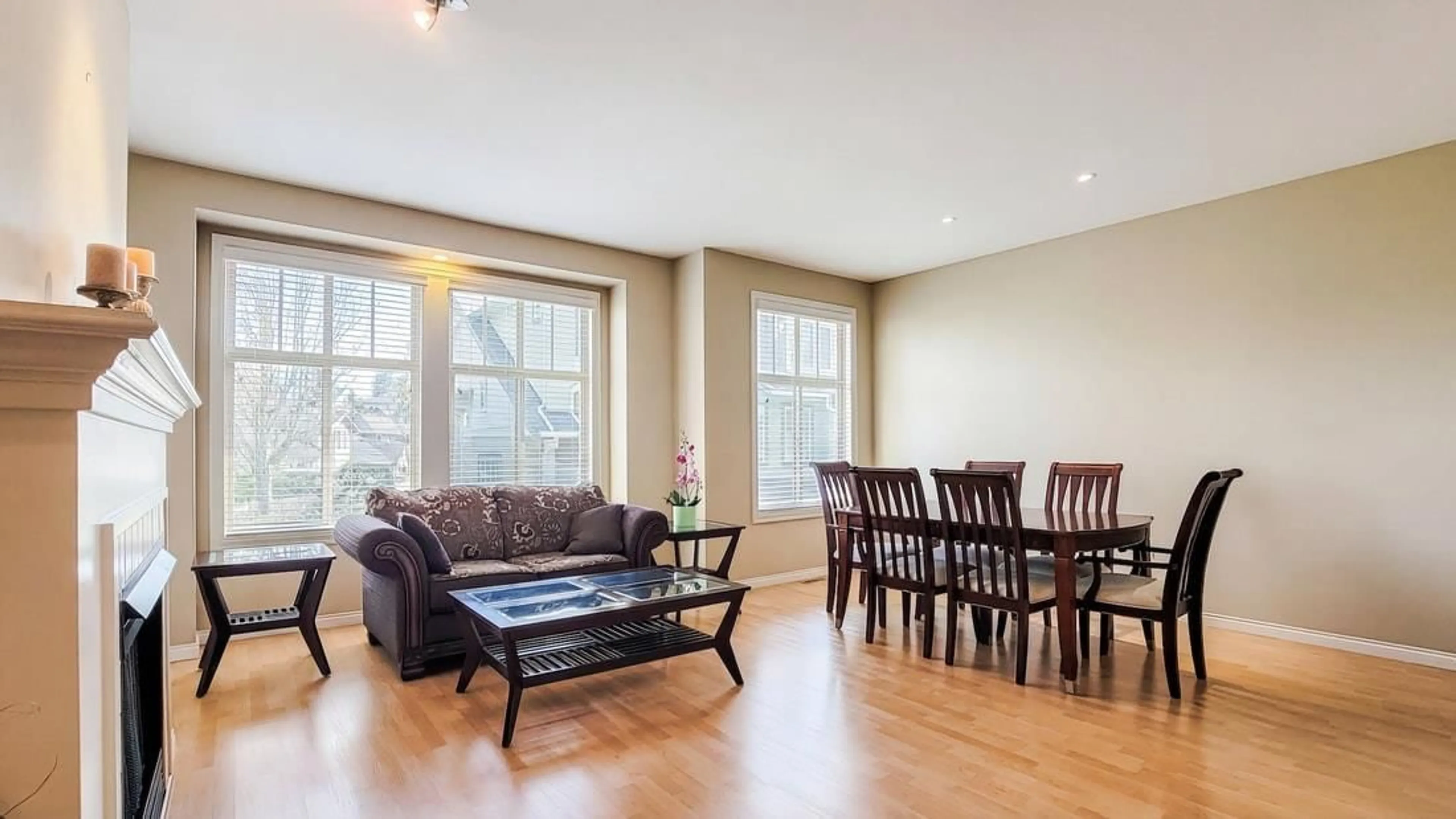 Living room with furniture, wood/laminate floor for 13 - 2133 151A STREET, Surrey British Columbia V4A7C6