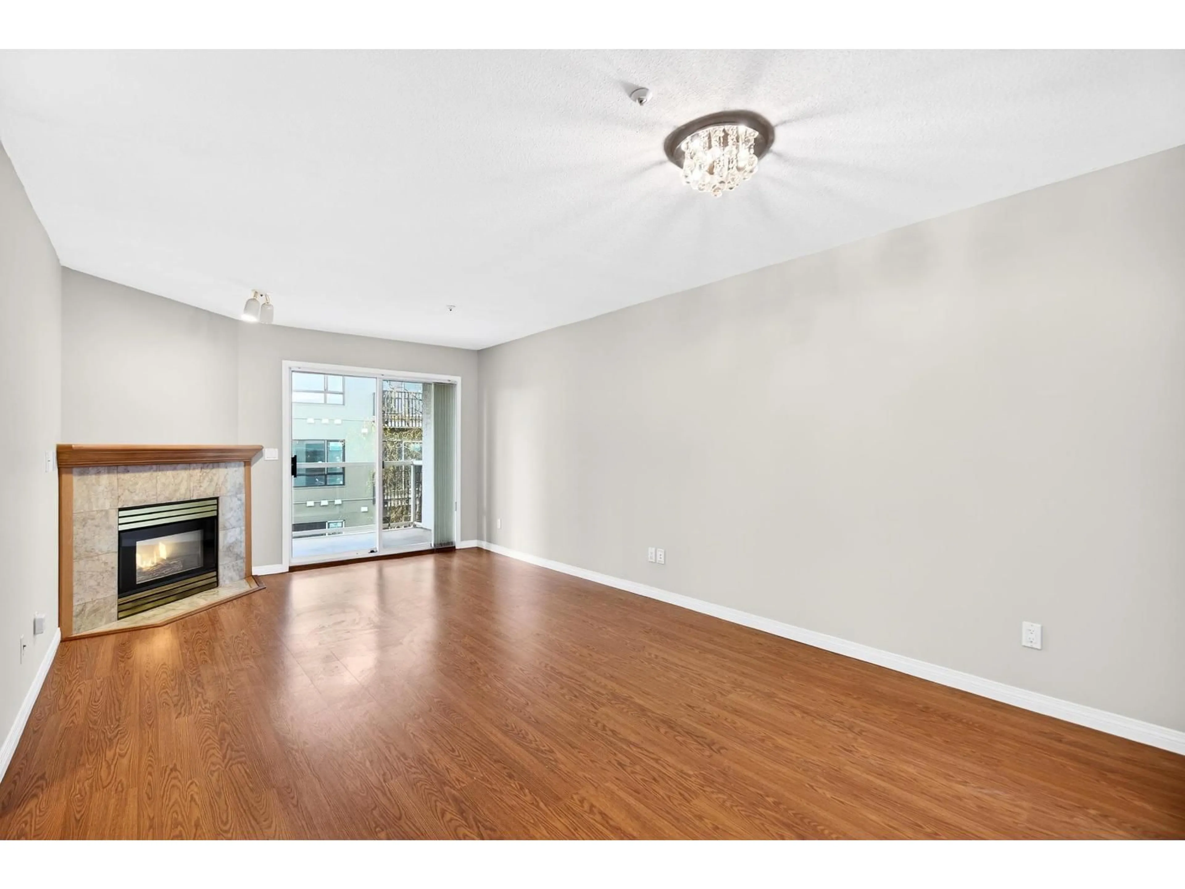 A pic of a room for 303 - 20240 54A AVENUE, Langley British Columbia V3A3W7