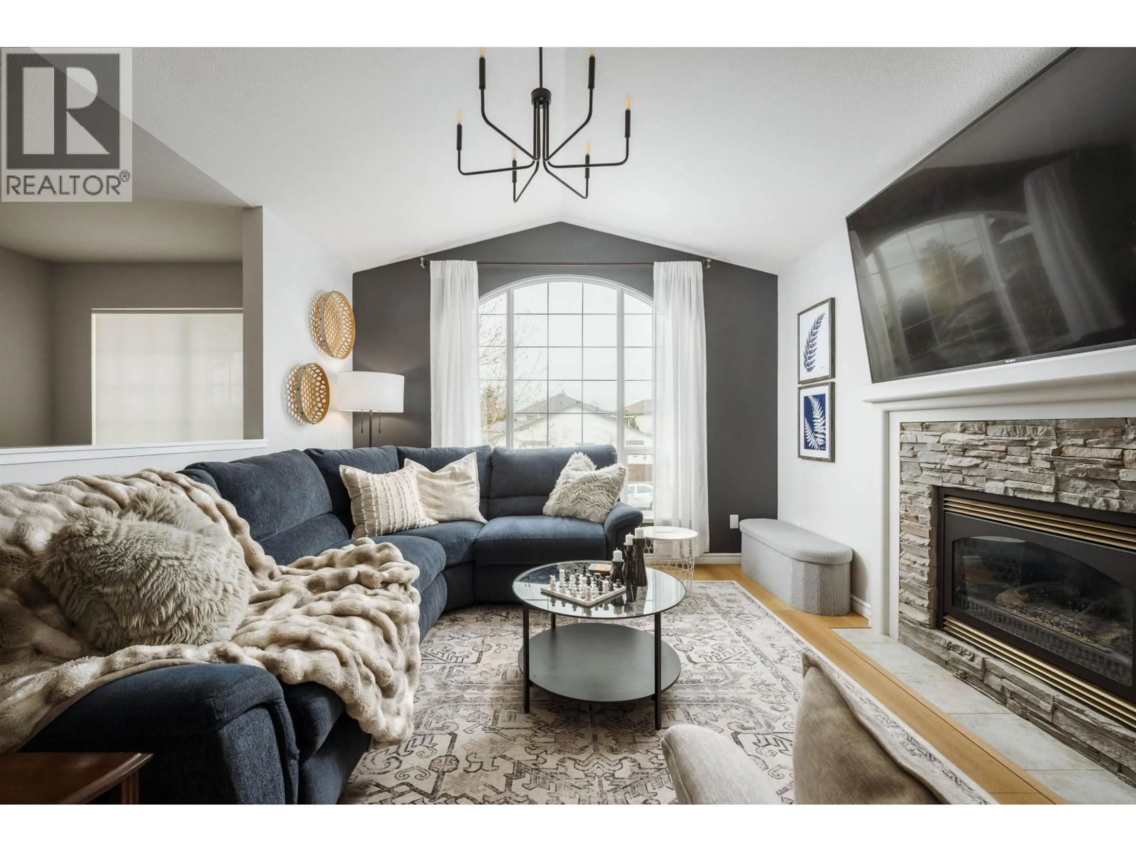 Living room with furniture, unknown for 11706 GLENHURST STREET, Maple Ridge British Columbia V2X2K6