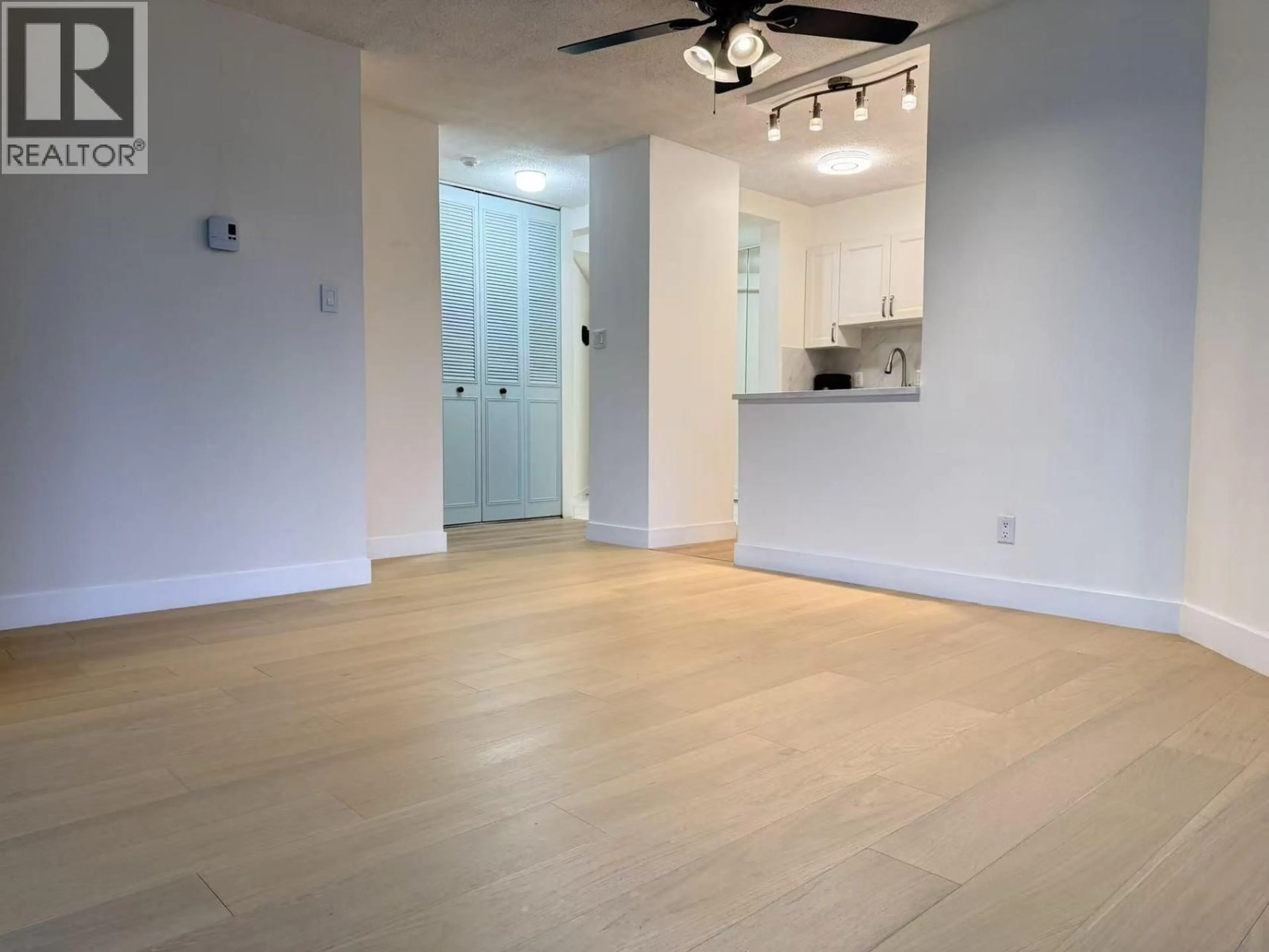 A pic of a room for 604 - 6455 WILLINGDON AVENUE, Burnaby British Columbia V5H4E4