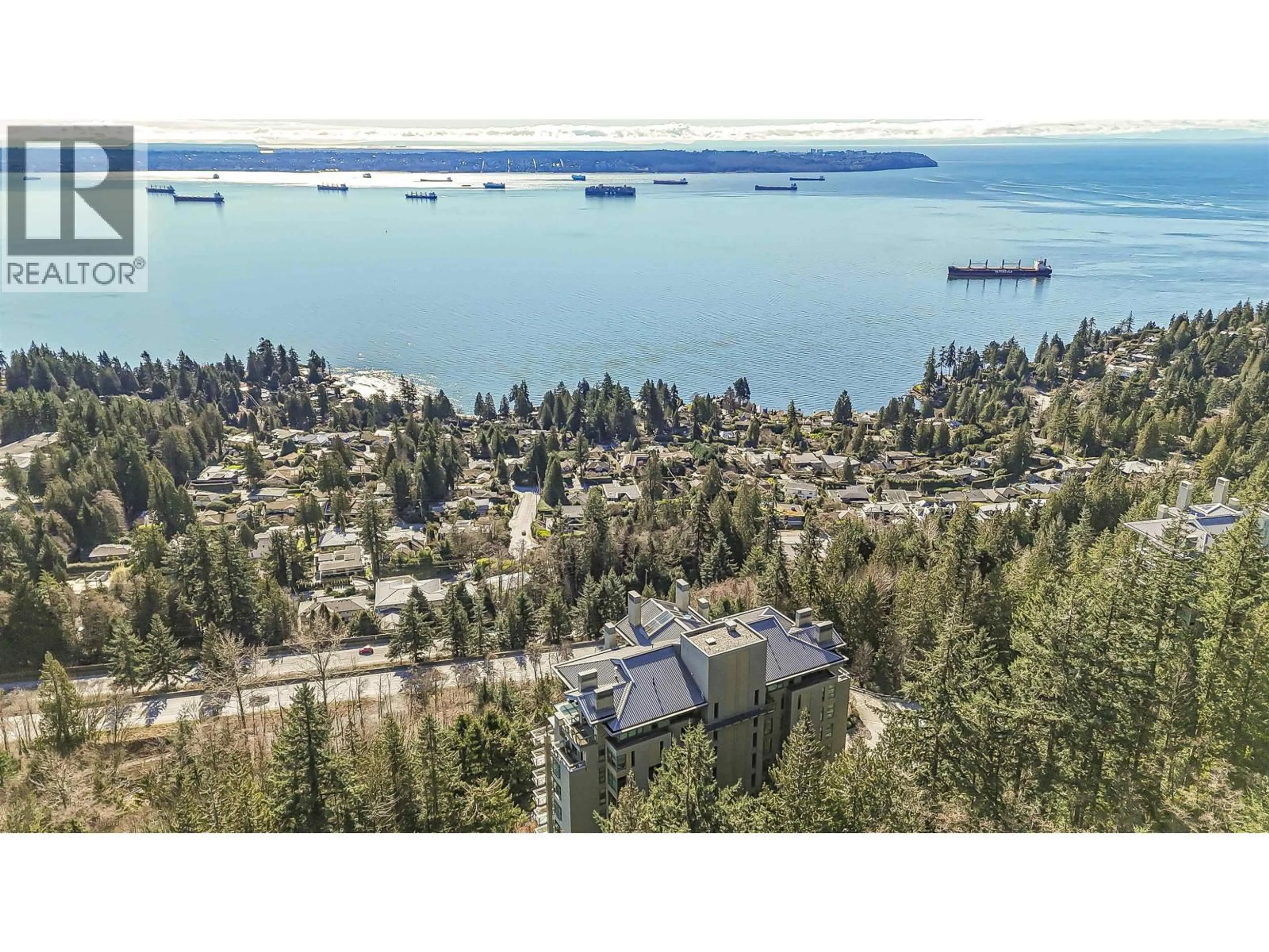 A pic from outside/outdoor area/front of a property/back of a property/a pic from drone, water/lake/river/ocean view for 1001 - 3315 CYPRESS PLACE, West Vancouver British Columbia V7S3J7