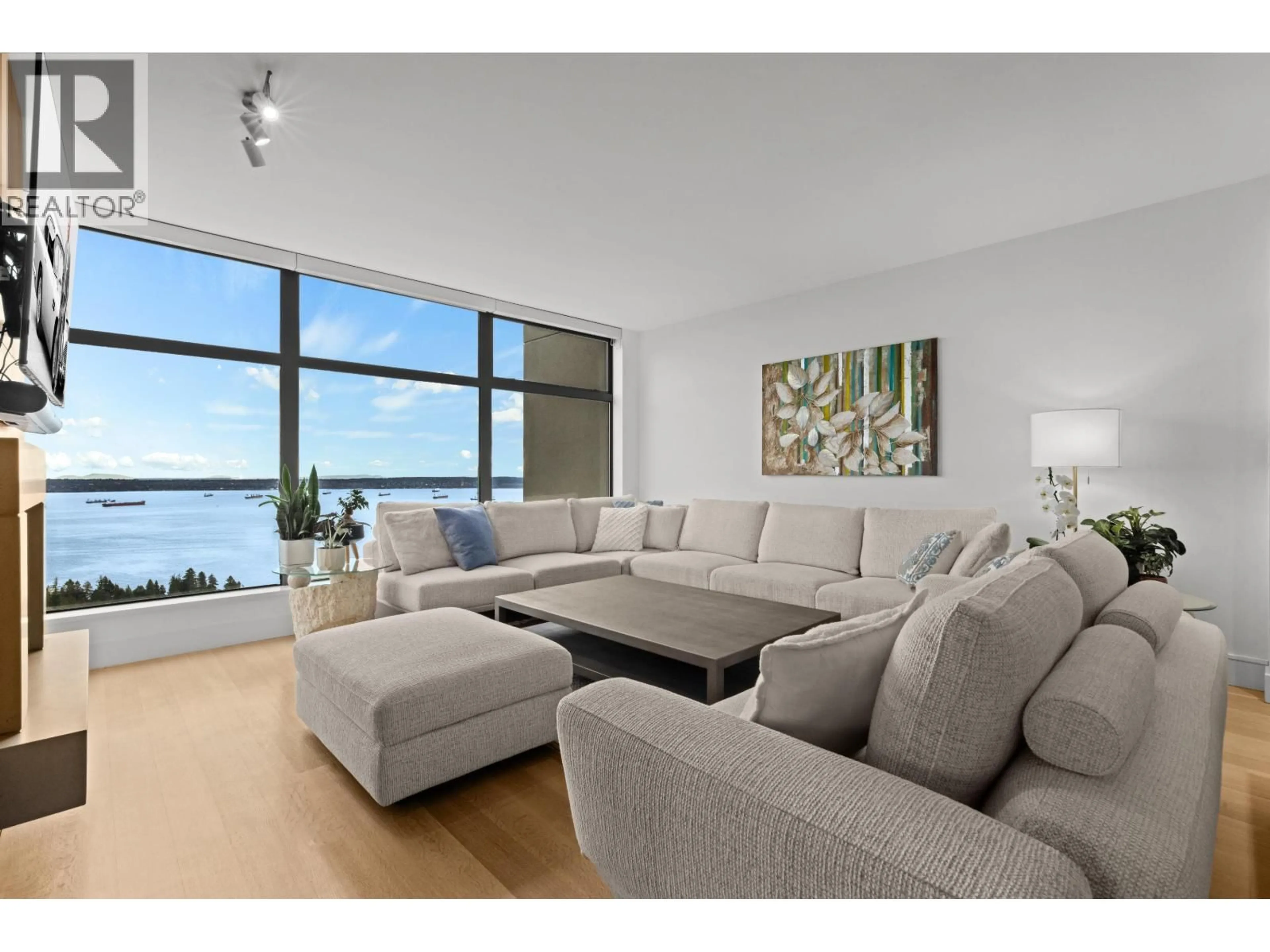 Living room with furniture, unknown for 1001 - 3315 CYPRESS PLACE, West Vancouver British Columbia V7S3J7