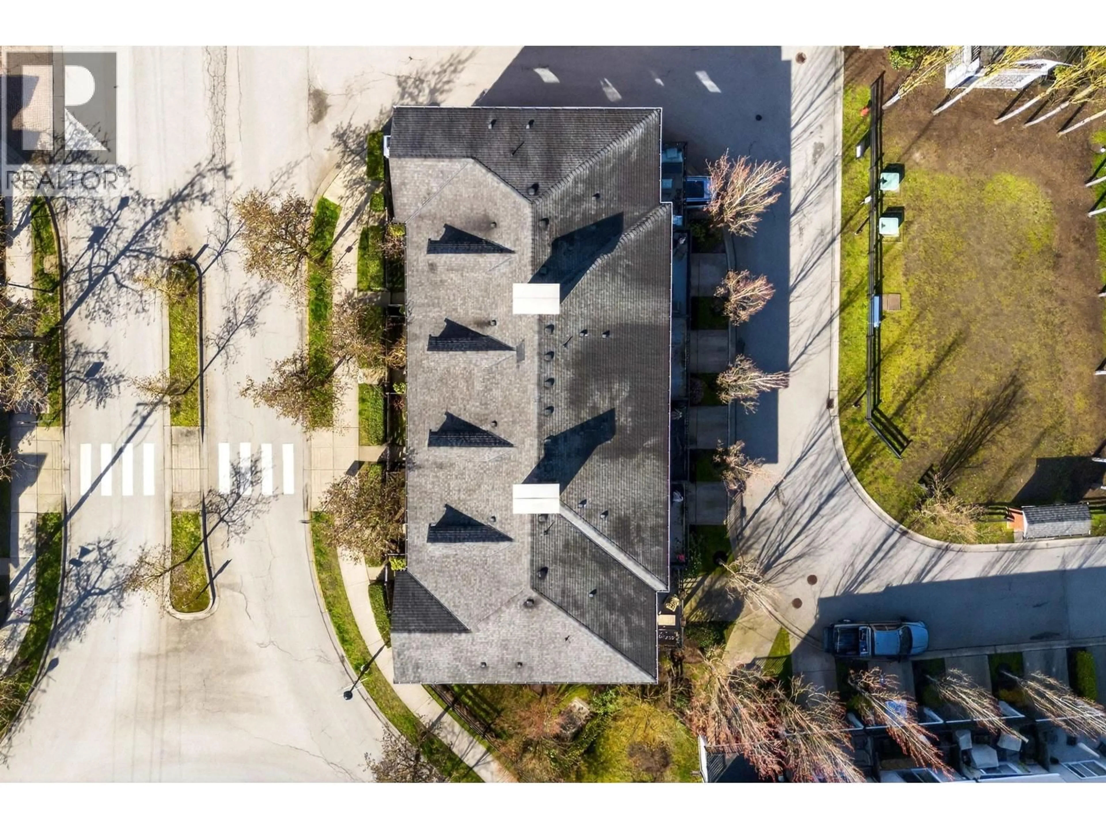 A pic from outside/outdoor area/front of a property/back of a property/a pic from drone, unknown for 35 - 11067 BARNSTON VIEW ROAD, Pitt Meadows British Columbia V3Y2X3