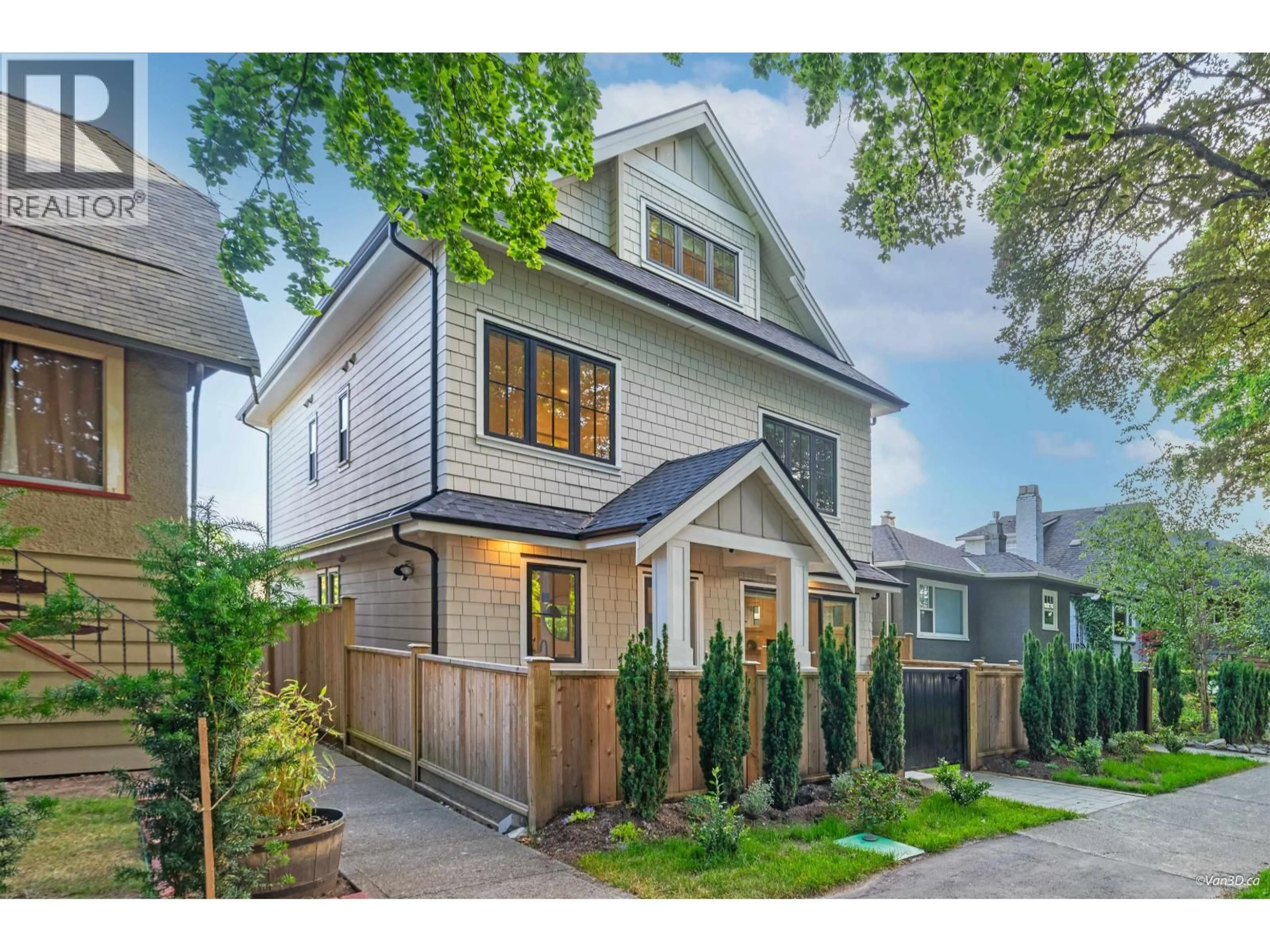 Home with brick exterior material, street for 2558 WILLIAM STREET, Vancouver British Columbia V5K2Y4