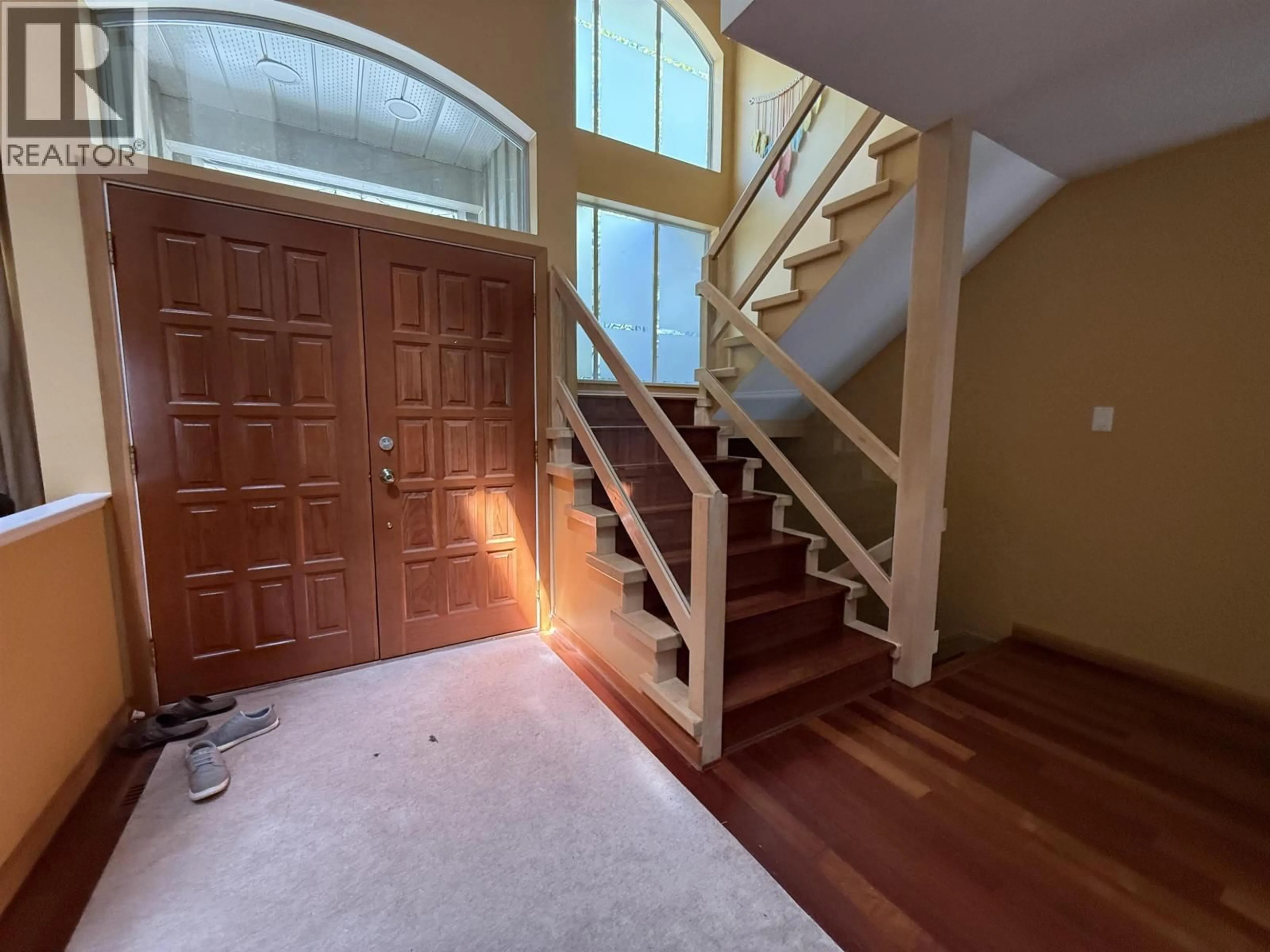 Indoor foyer for 3938 BRAEMAR PLACE, North Vancouver British Columbia V7N4M8