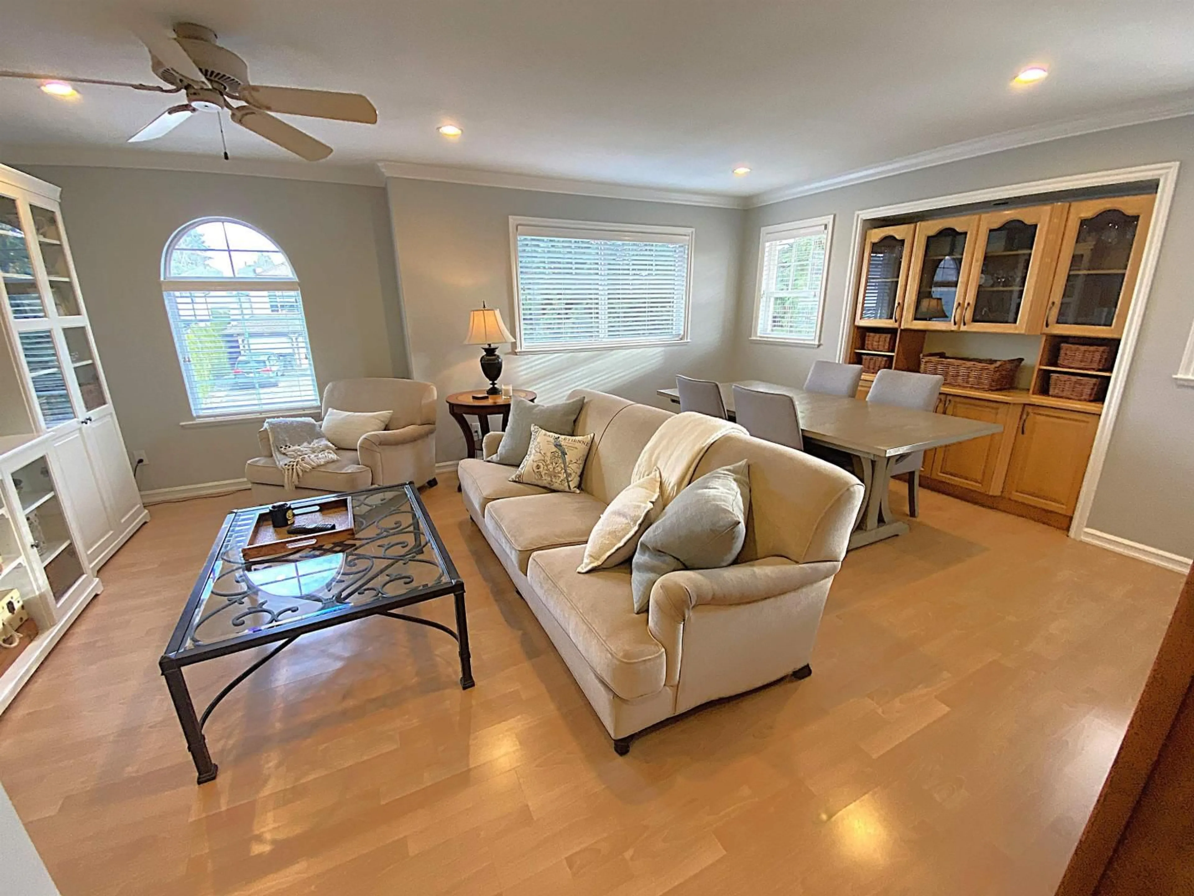 Living room with furniture, unknown for 8011 163RD STREET, Surrey British Columbia V4N0J6