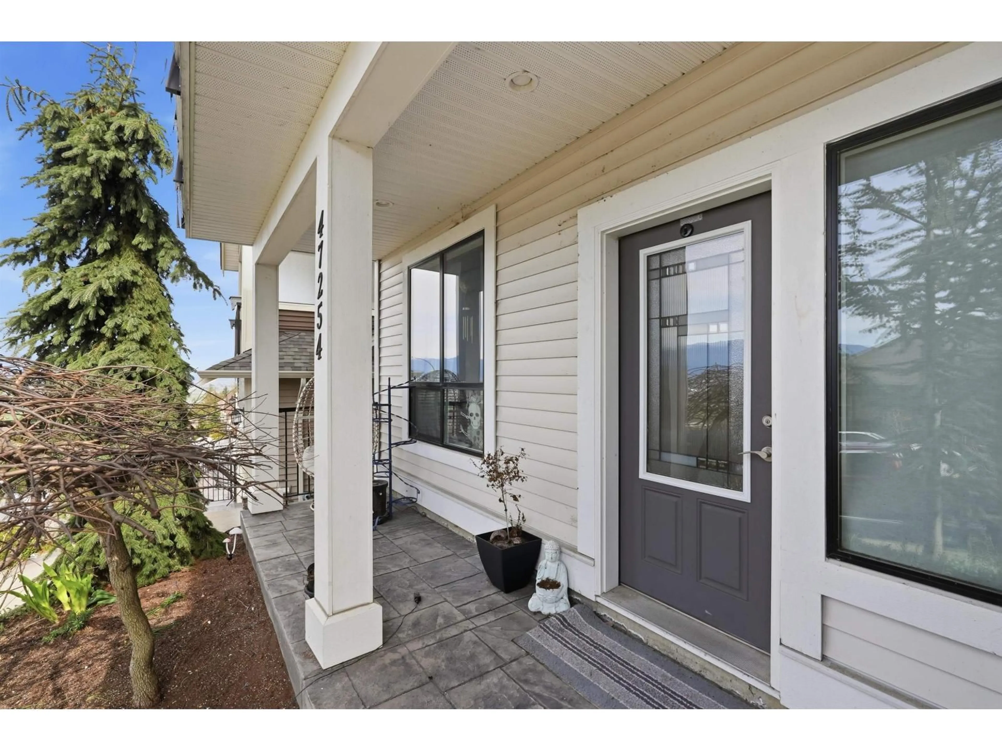 Indoor entryway for 47254 SYLVAN DRIVE, Chilliwack British Columbia V2R0R8