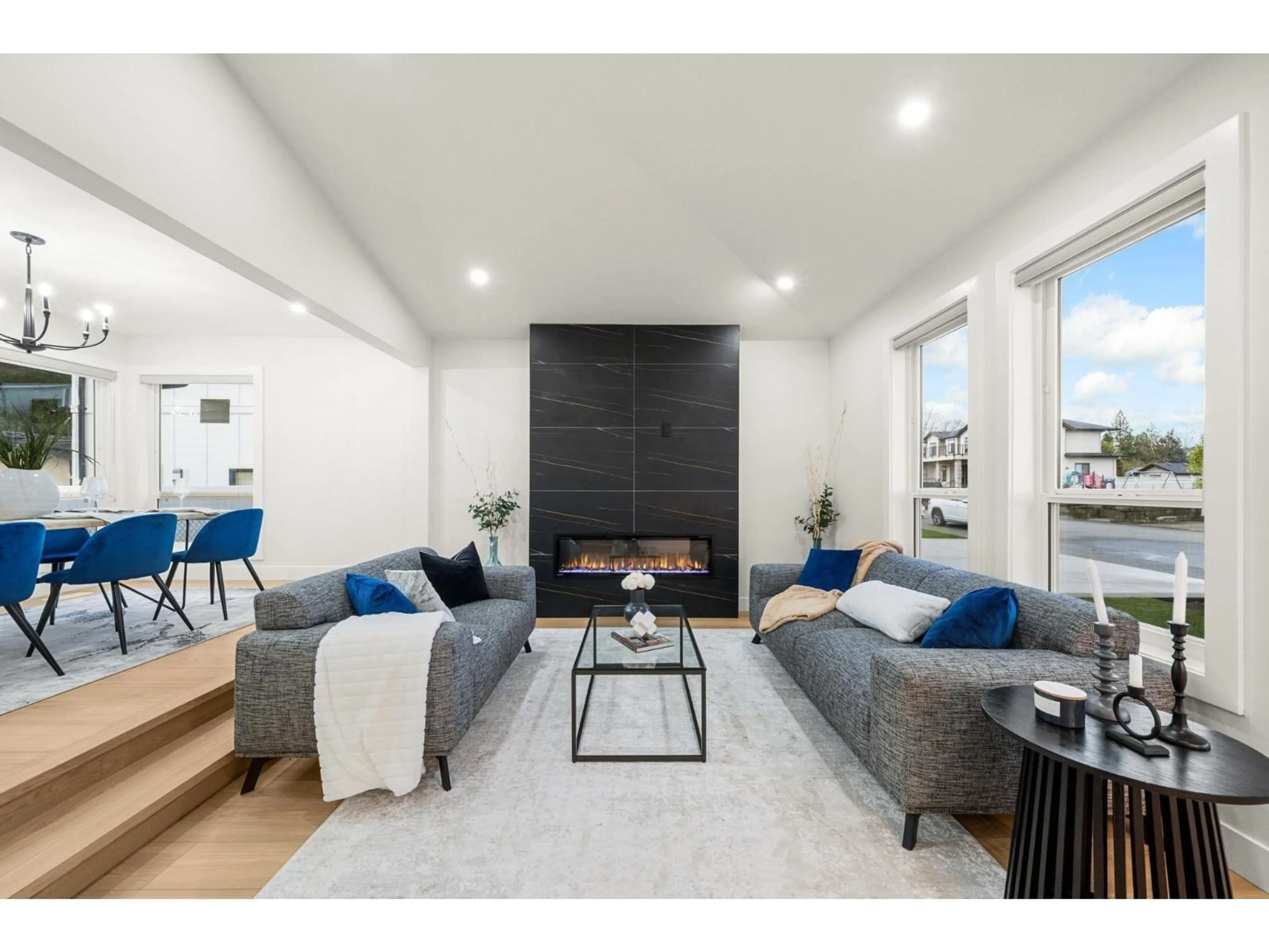 Living room with furniture, unknown for 2451 GROSVENOR PLACE, Abbotsford British Columbia V2S6R5