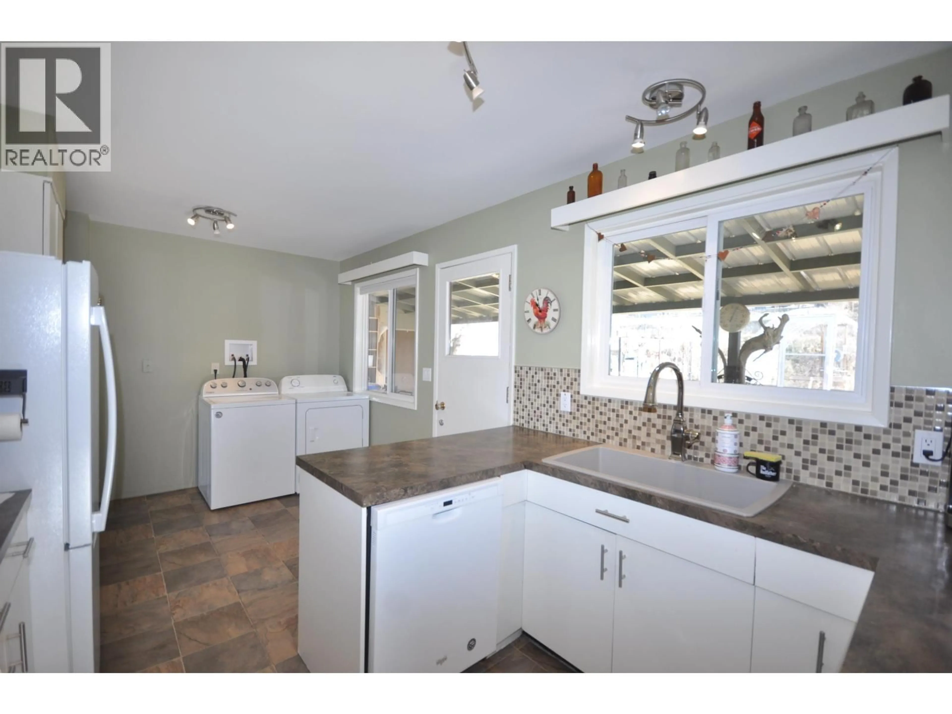 Open concept kitchen, ceramic/tile floor for 342 CLEARVIEW CRESCENT, Williams Lake British Columbia V2G2H5